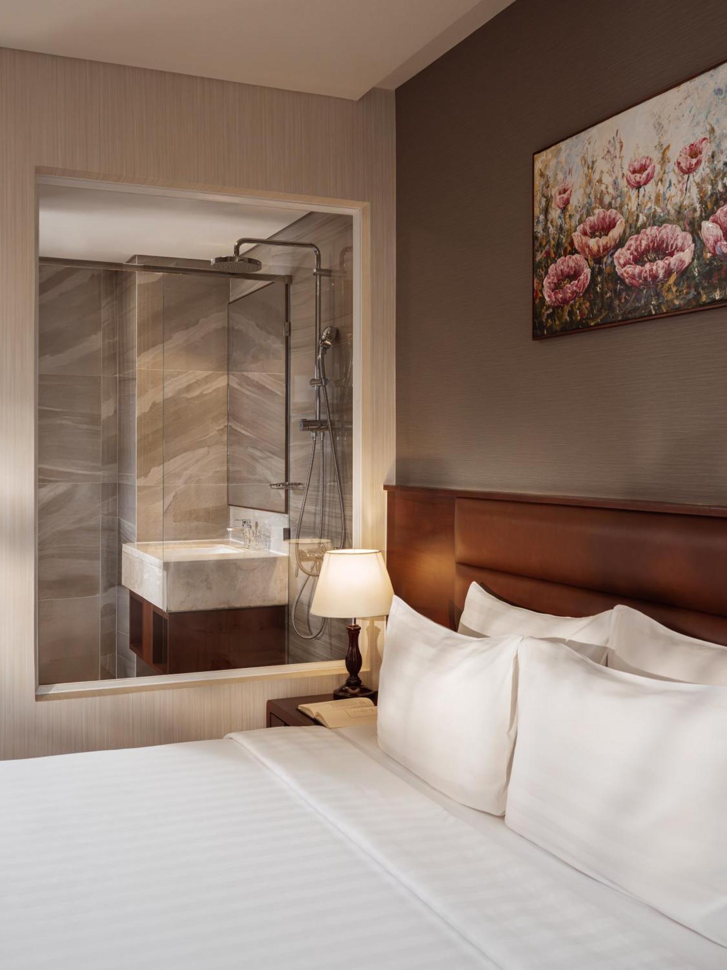 Premium Deluxe Double or Twin High Floor City View