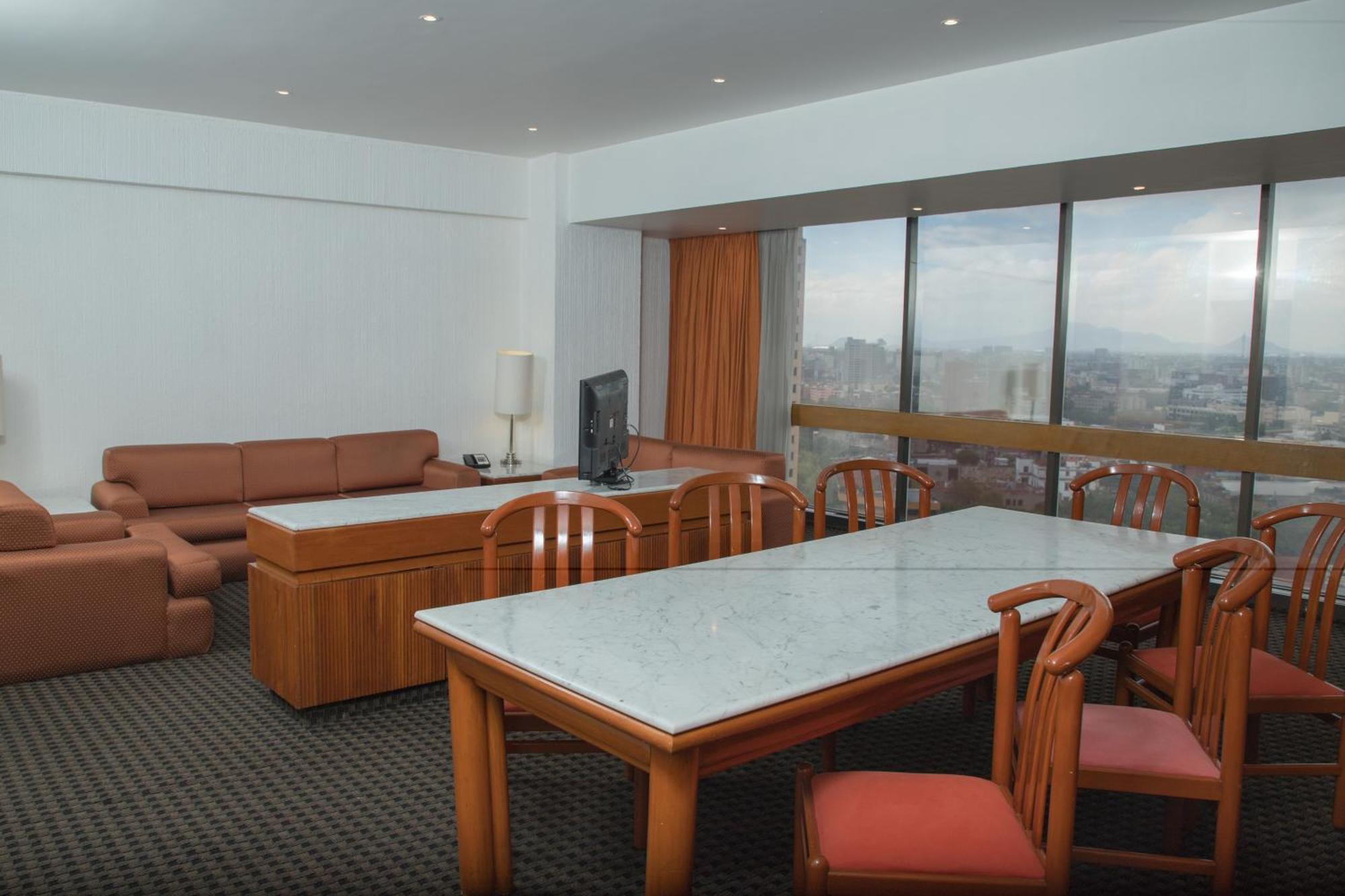 Suite City View