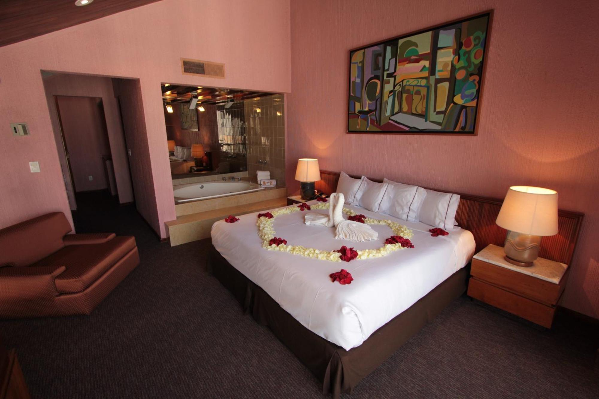 King Suite Spa Bath