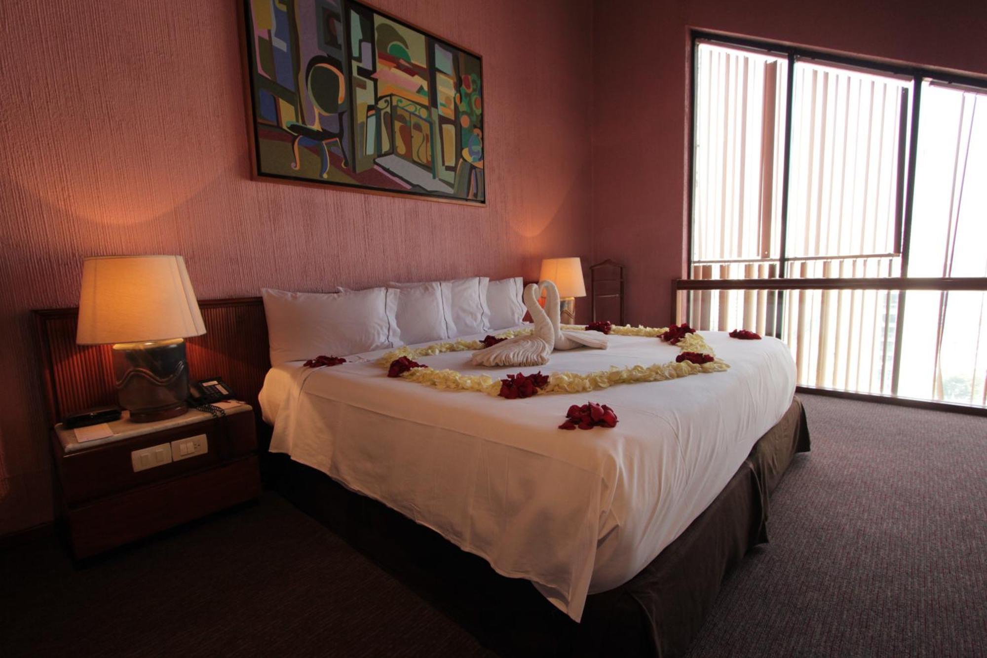 King Suite Spa Bath