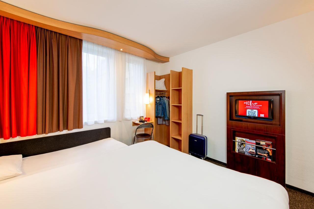 Classic Family Room with Double Bed and Sofa Bed