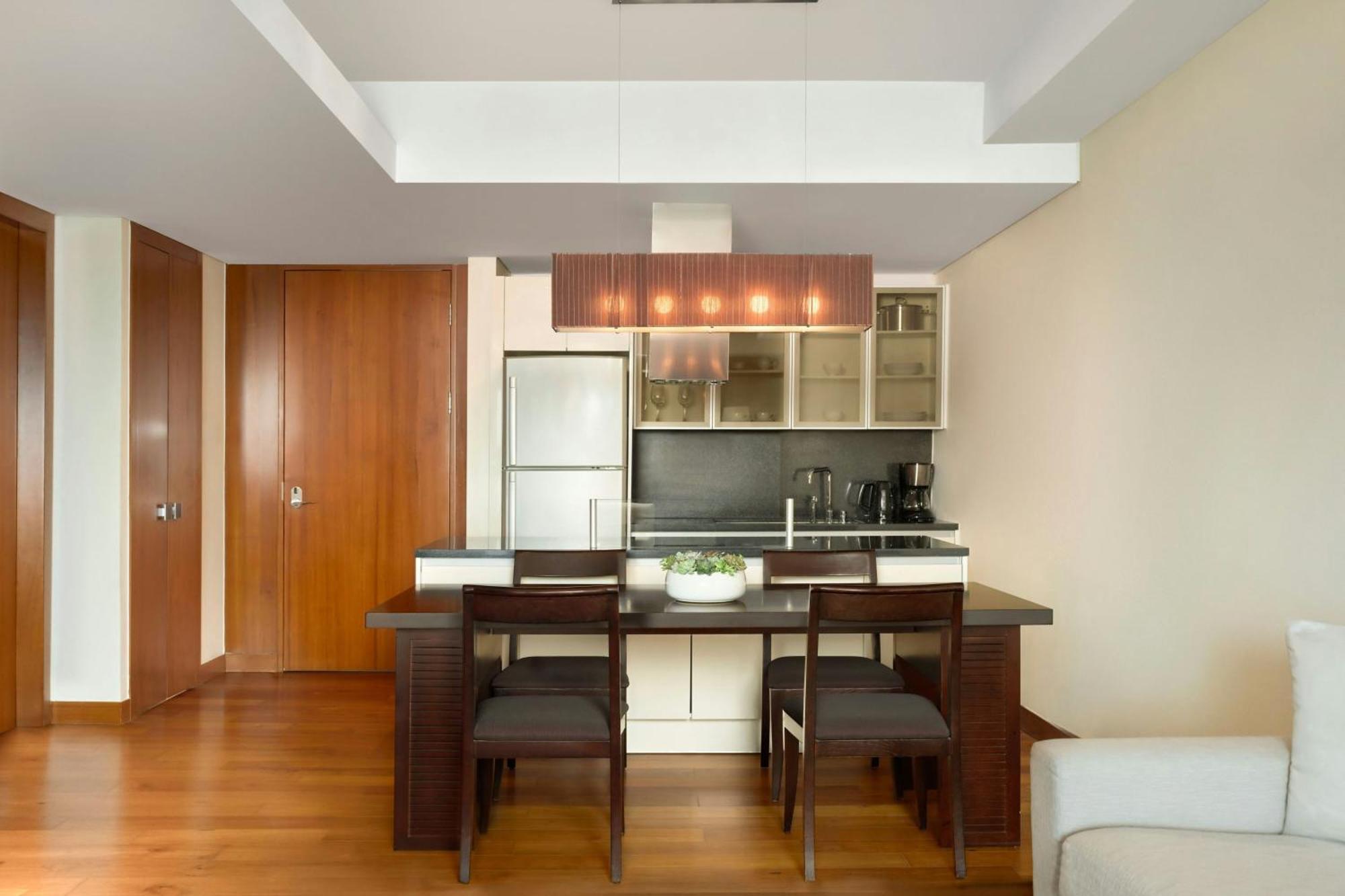One-Bedroom Apartment One King Bed