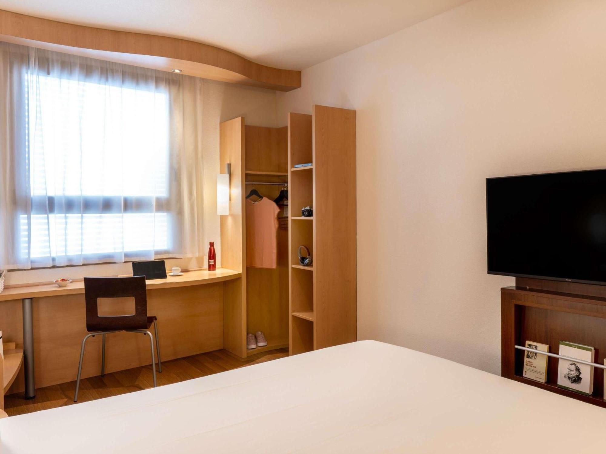 Standard Non Smoking Room with One Double Bed
