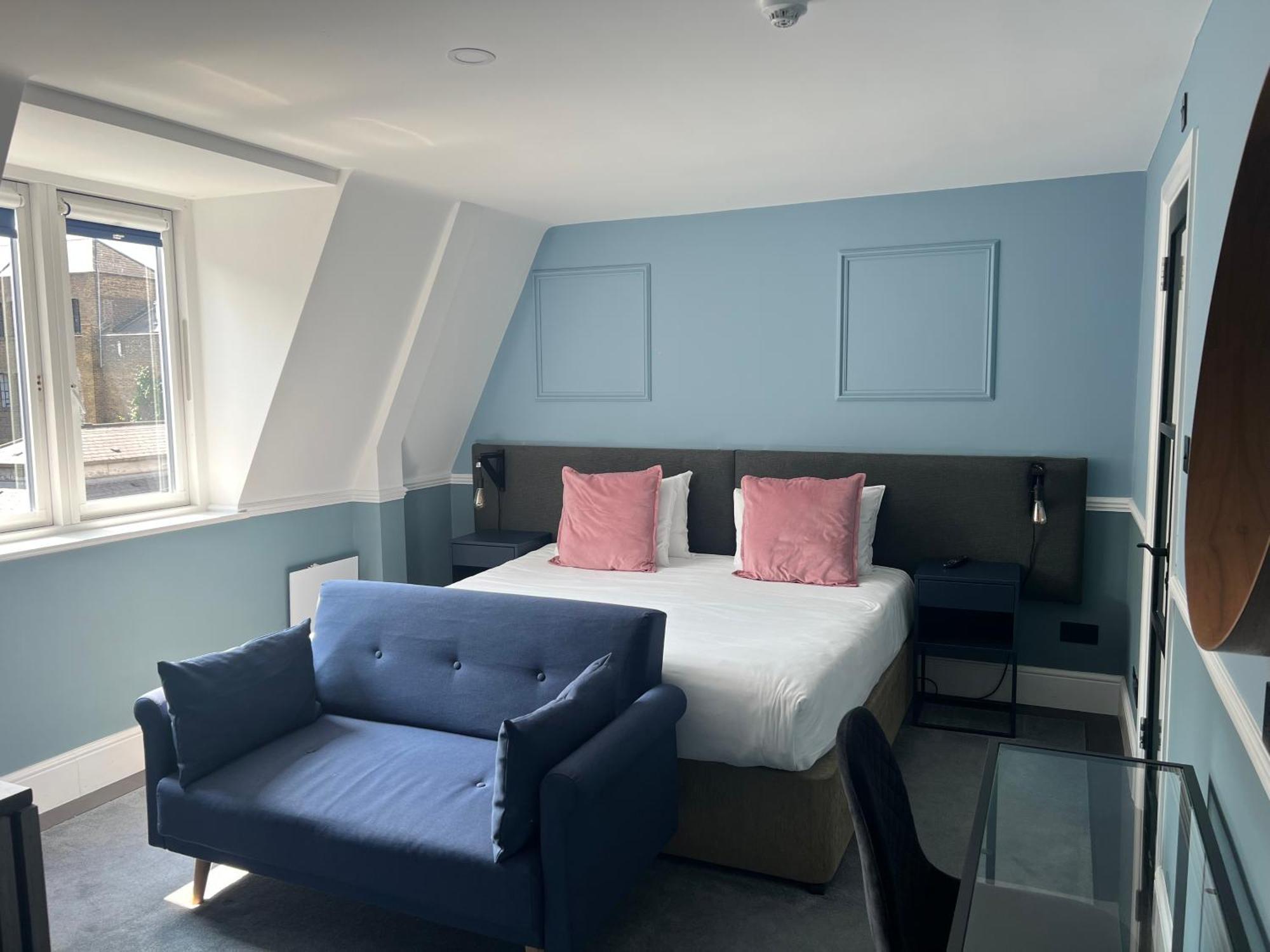 Deluxe King Room