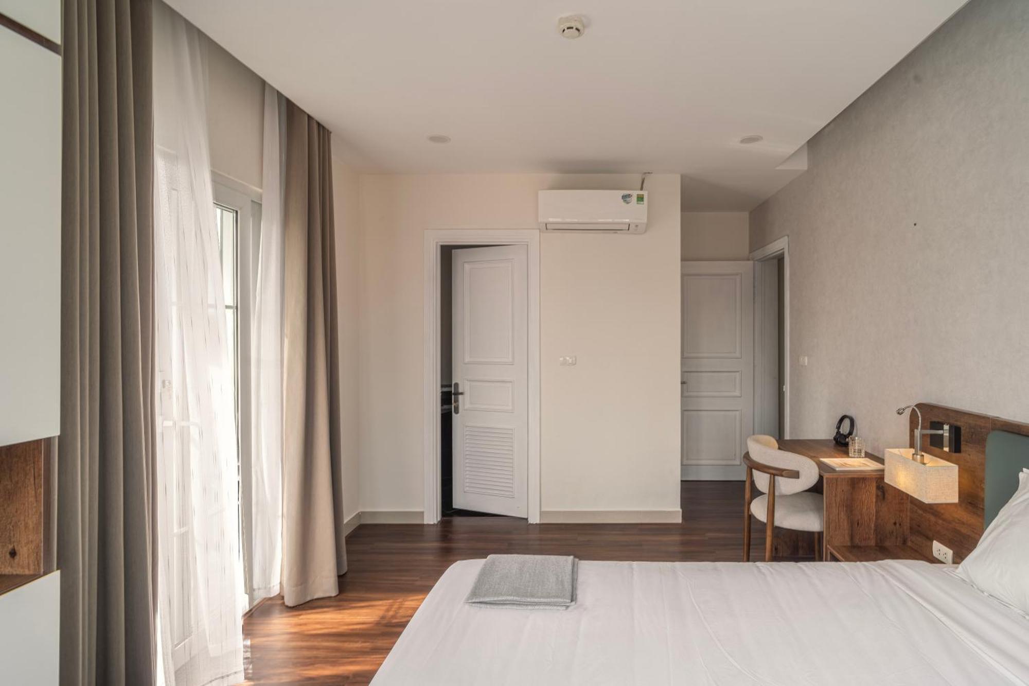 Two-Bedroom Apartment City View