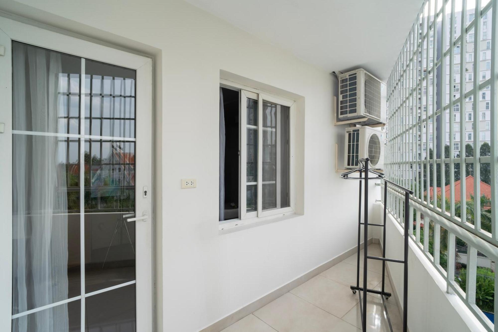 Two-Bedroom Apartment City View