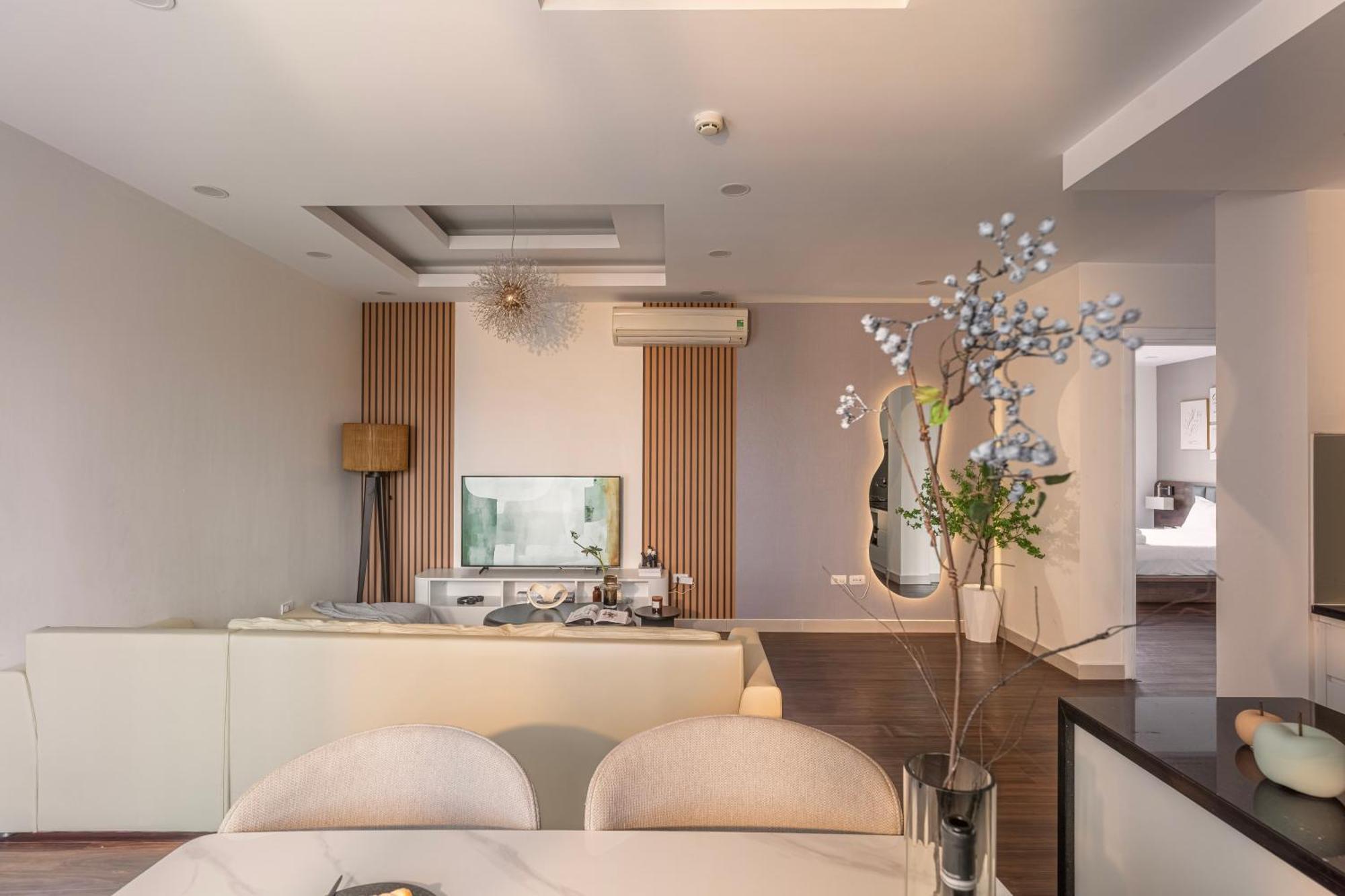 Two-Bedroom Apartment City View