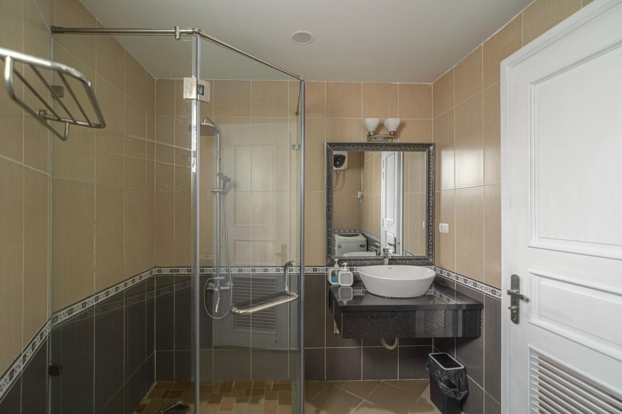 Two-Bedroom Apartment City View