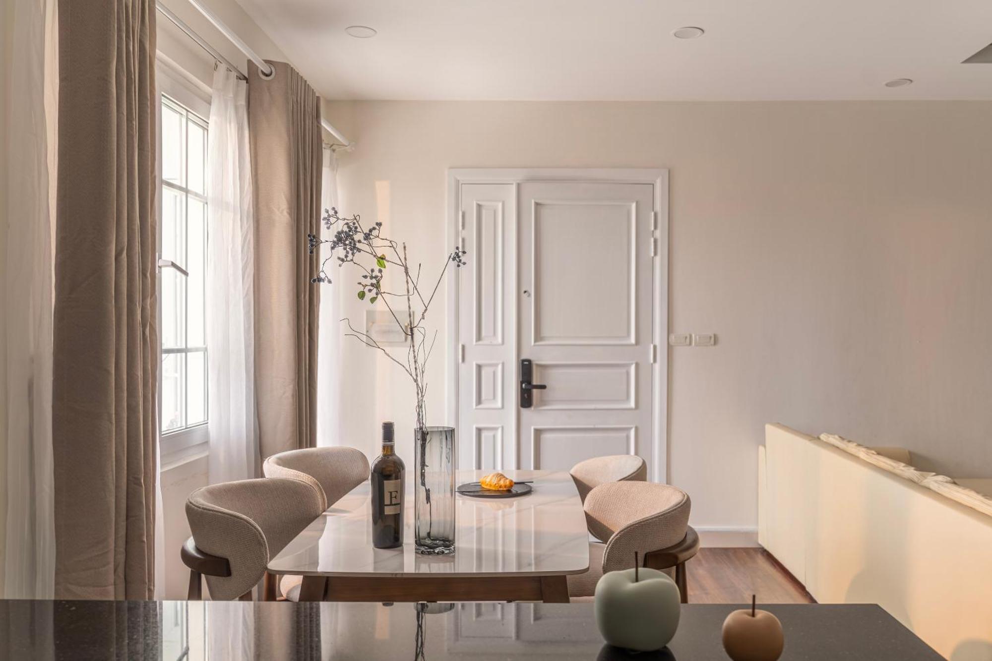 Two-Bedroom Apartment City View