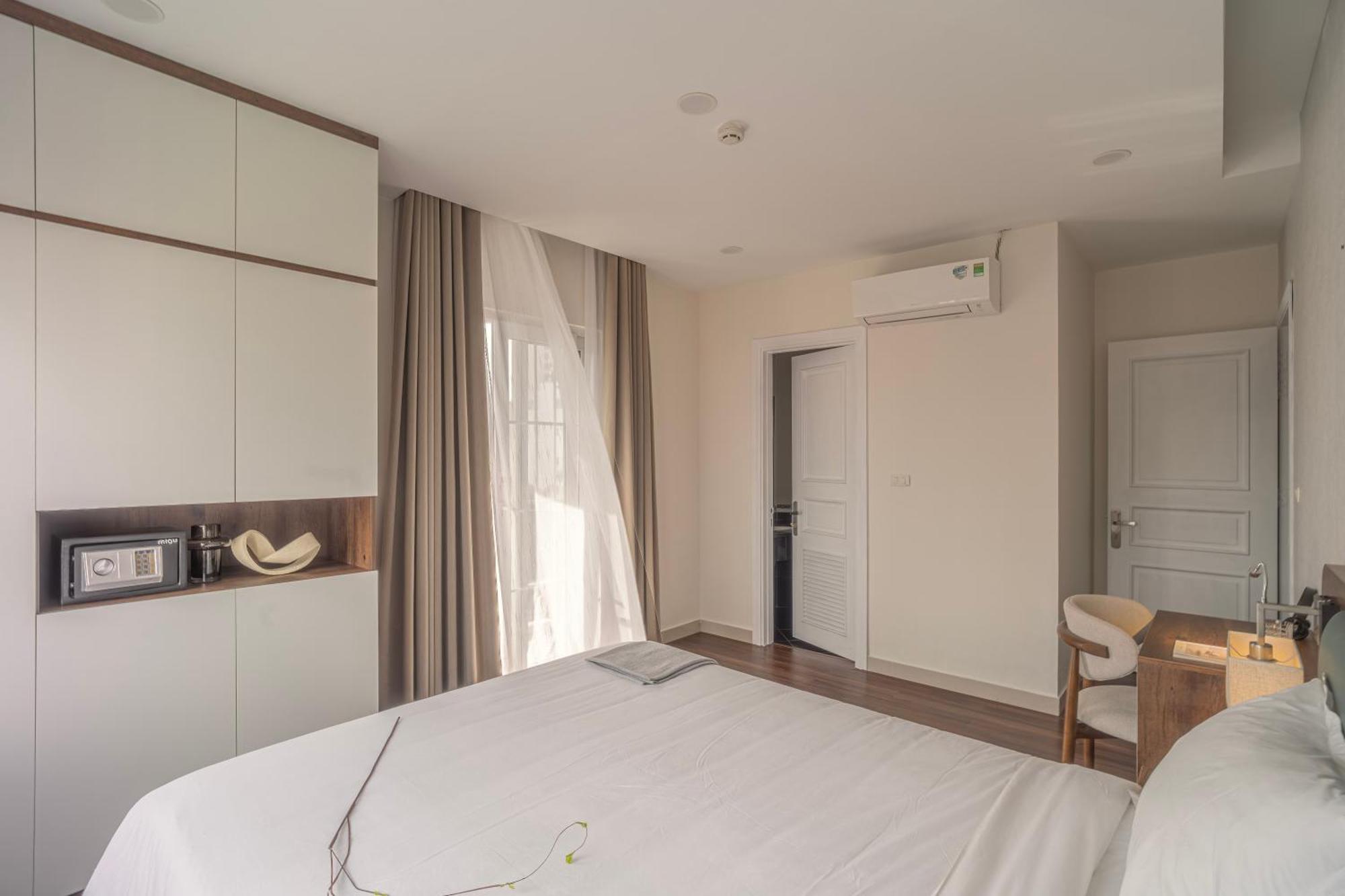 Two-Bedroom Apartment City View