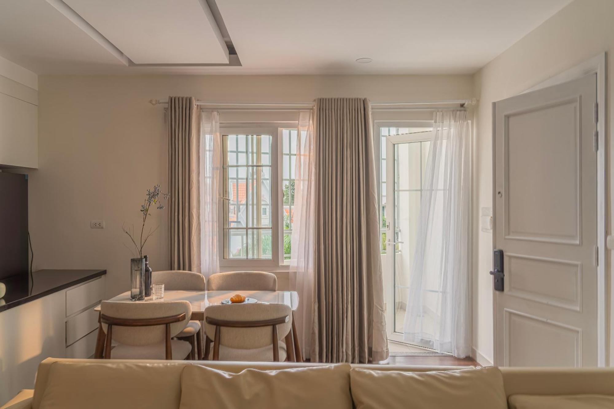 Two-Bedroom Apartment City View