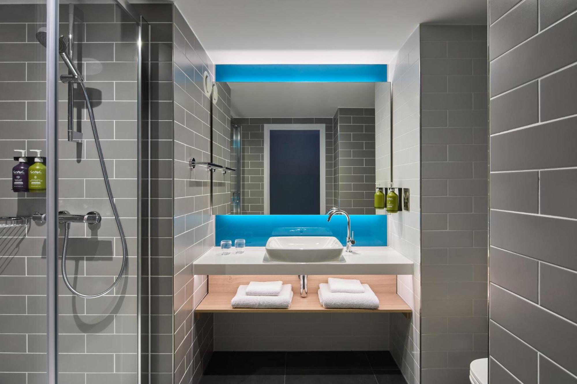 Standard Double Room Hot