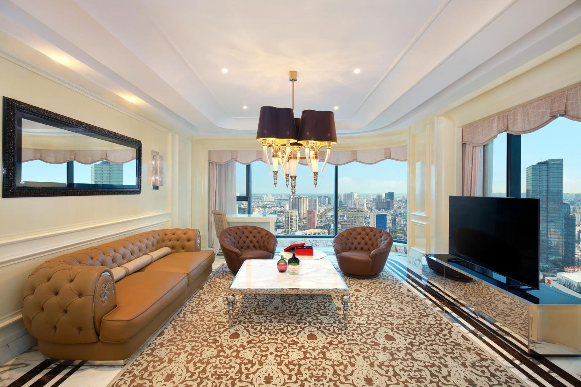 Designer Suite Two-way Airport Transfer Executive Lounge Access