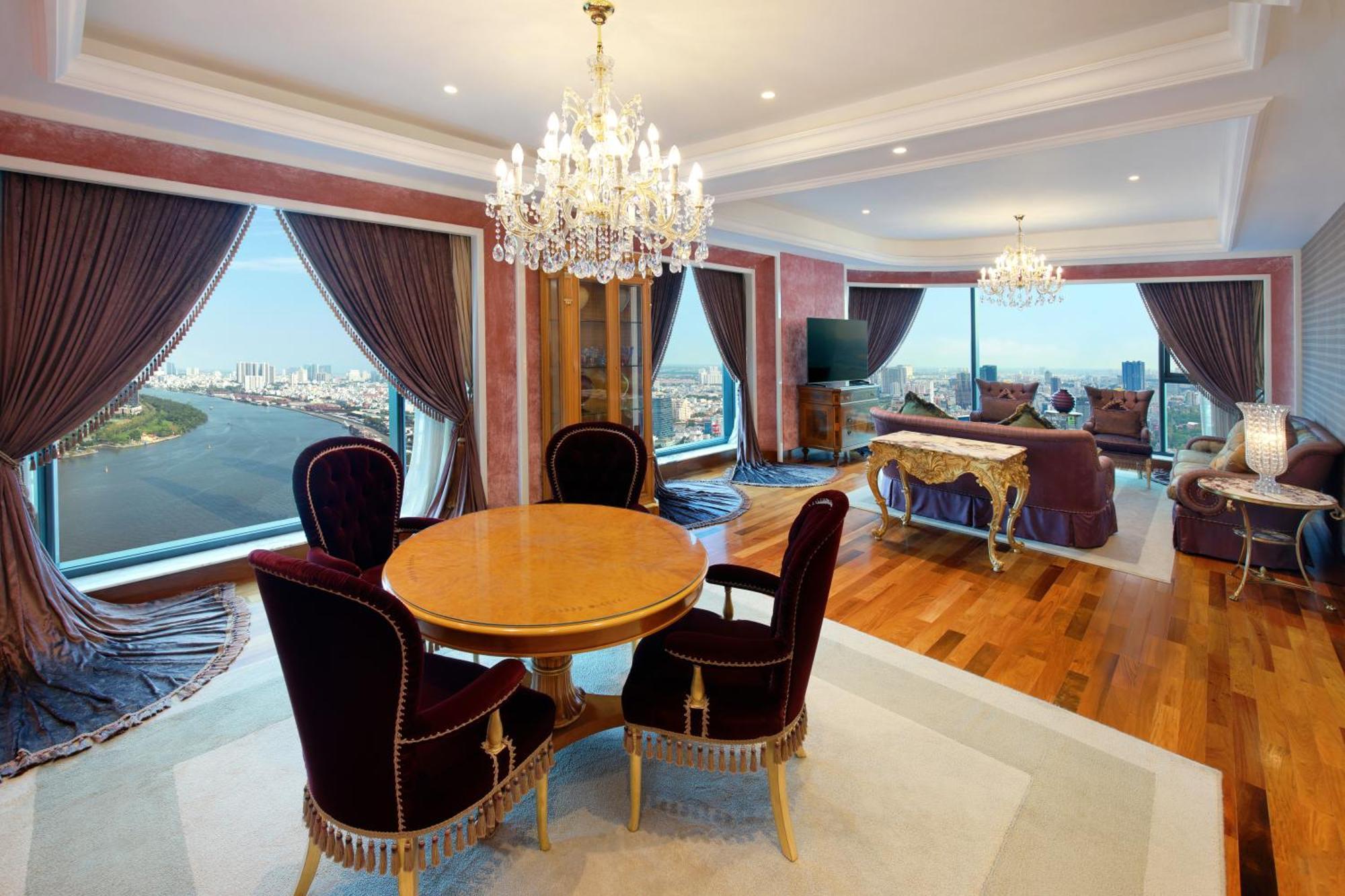 Designer Suite Two-way Airport Transfer Executive Lounge Access
