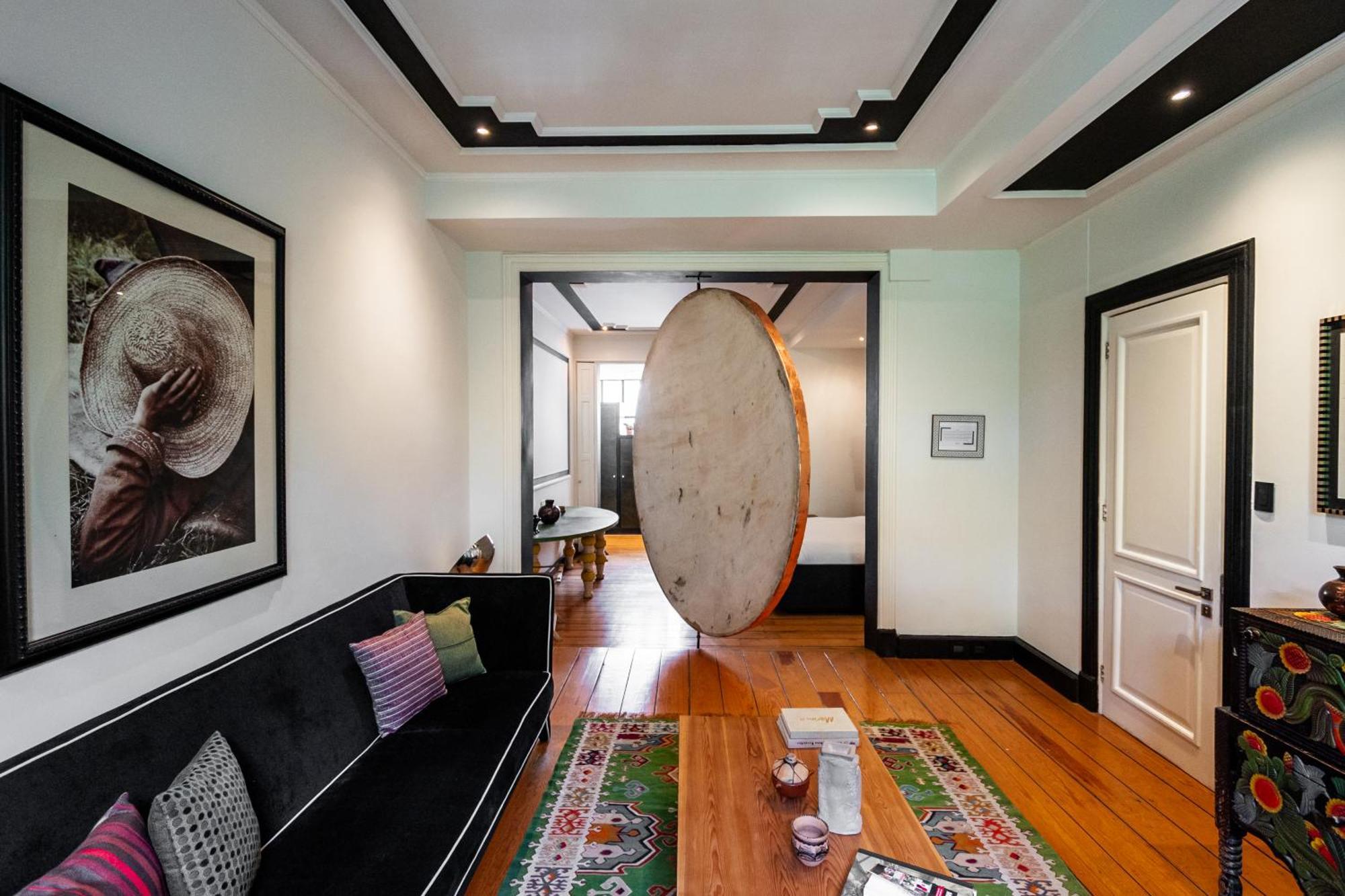 Moon suite