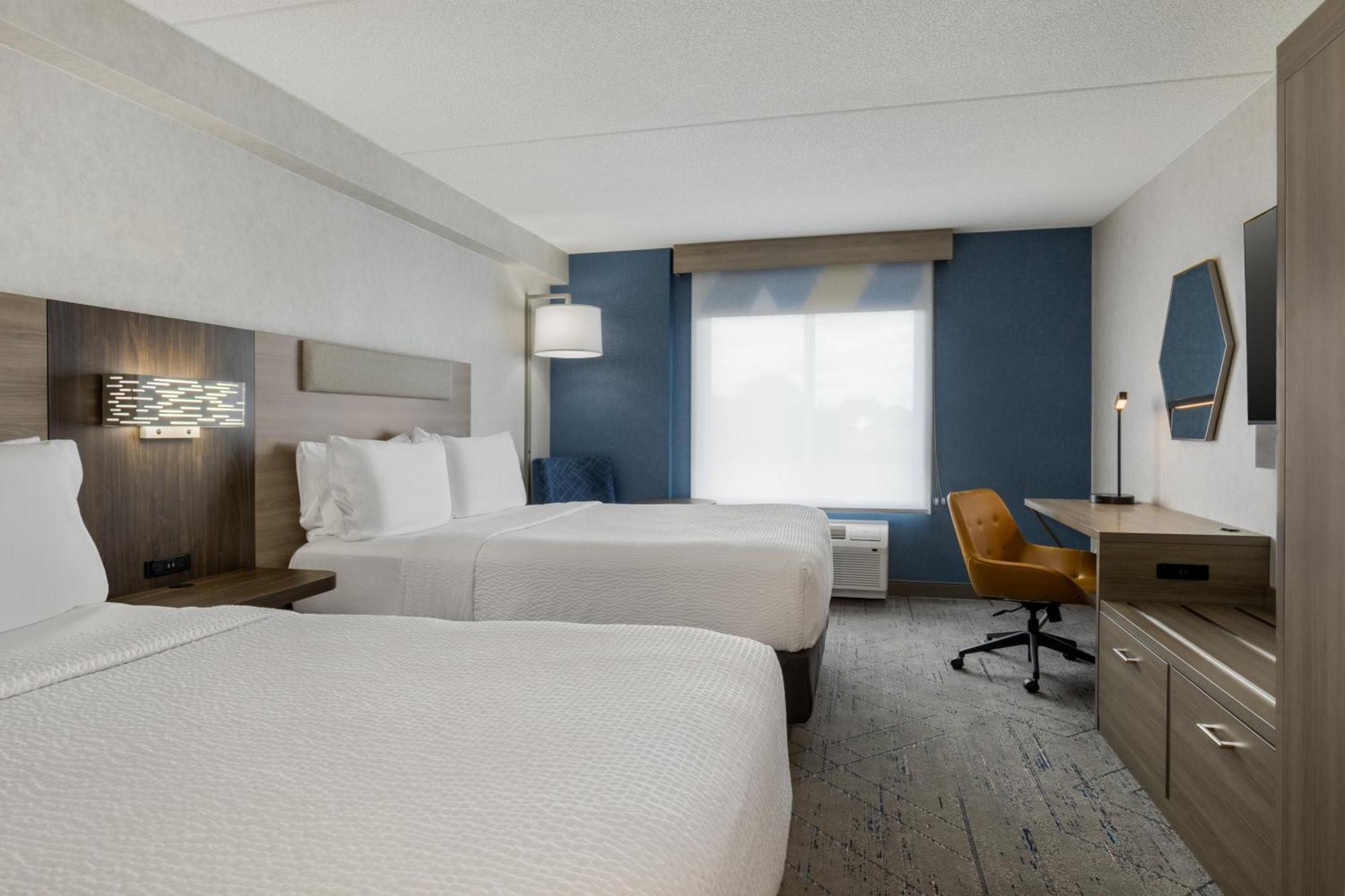 Queen Suite with Two Queen Beds