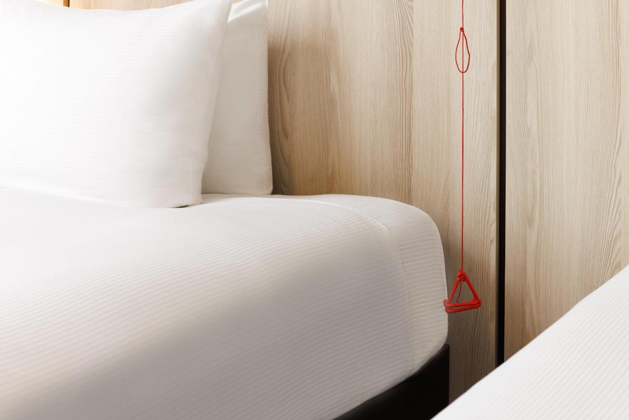 Deluxe Accessible Twin Room View