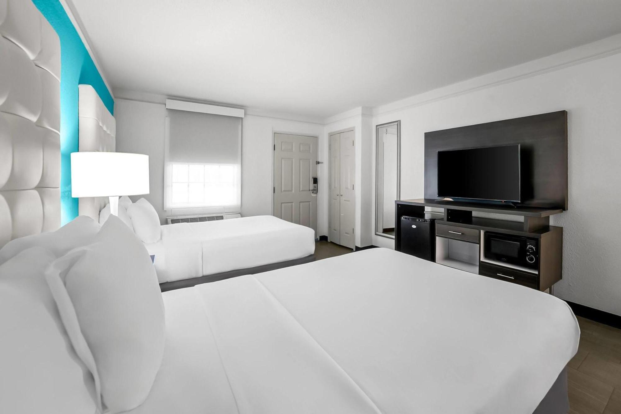 Deluxe Double Room with Two Double Beds