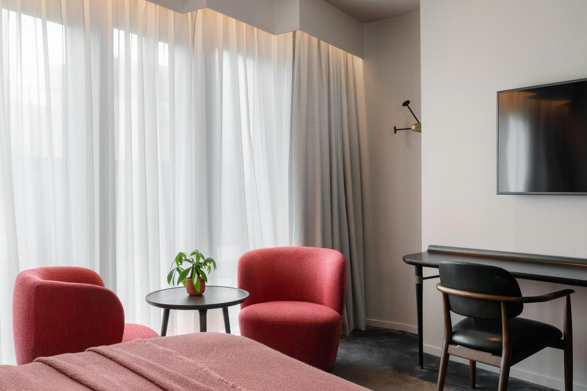 Deluxe King Room