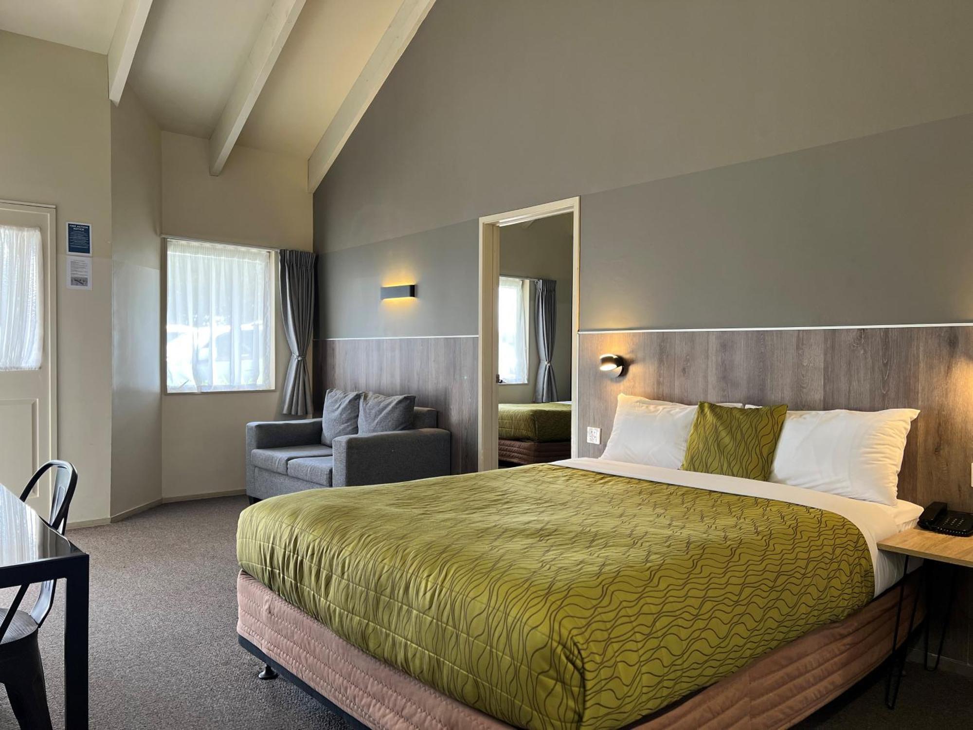 Family Room with Two Queen Beds