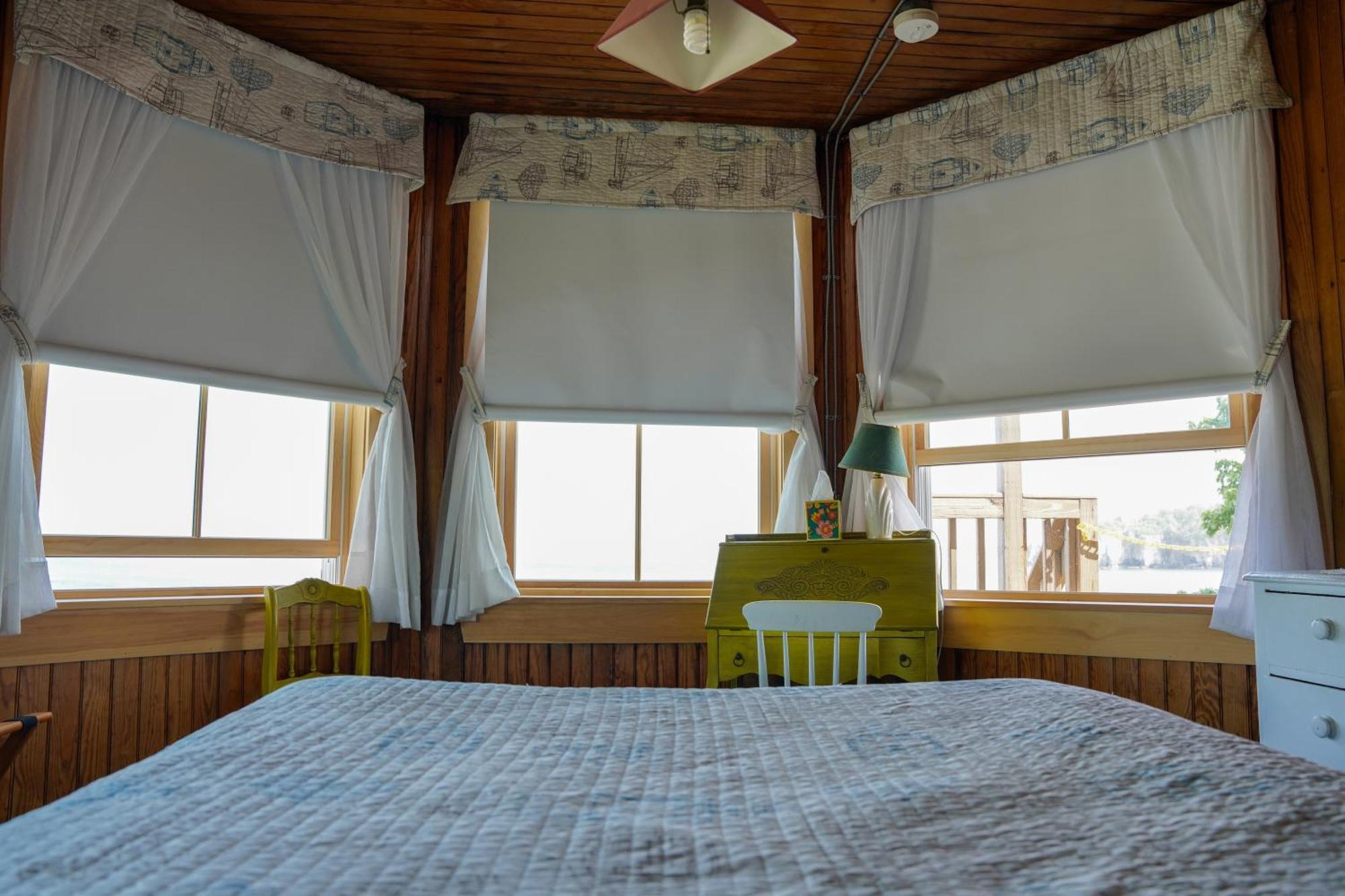 Ocean View Room with Shared Bathroom rm. 9