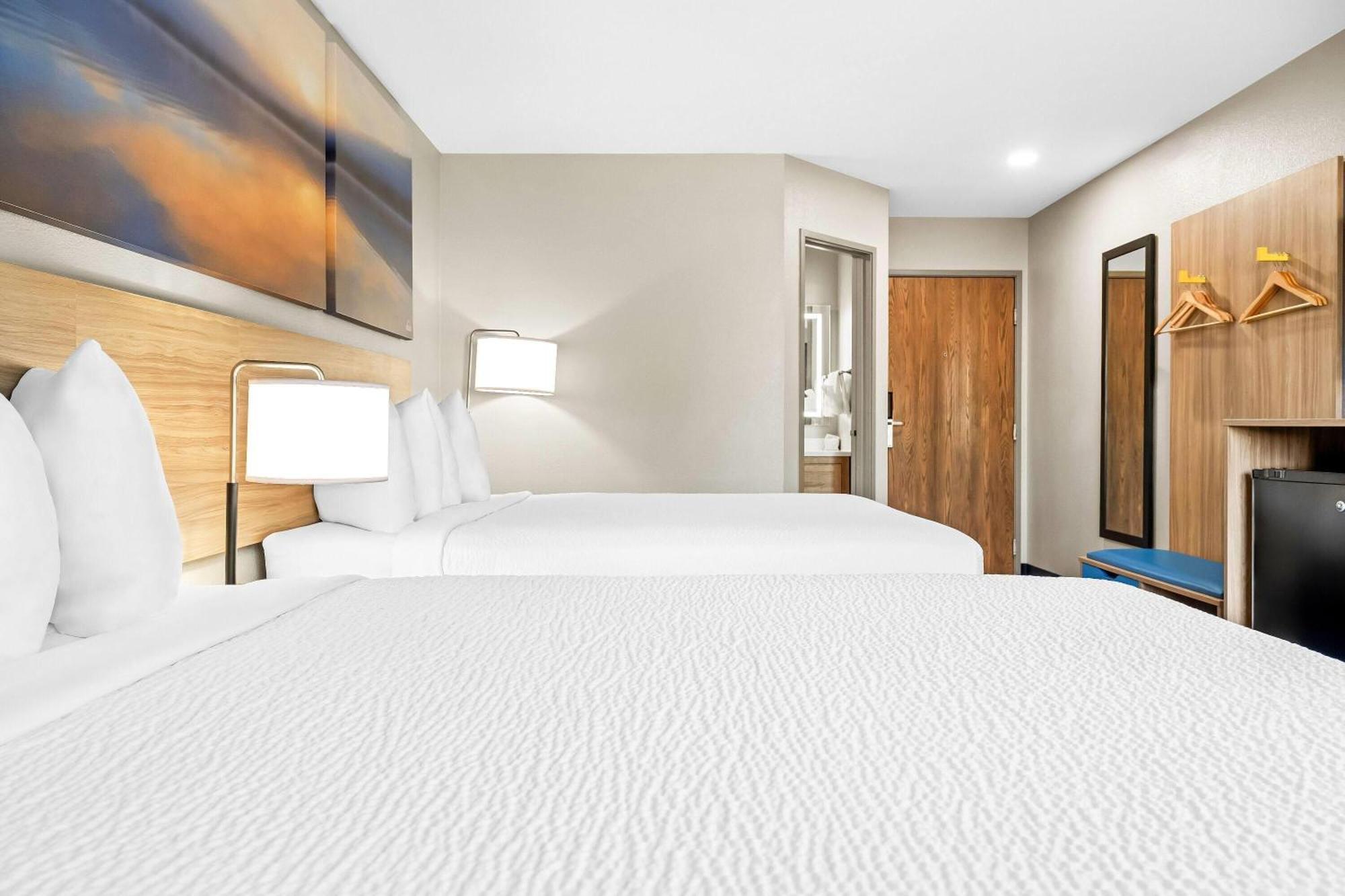 Queen Room Two Queen Beds Non-Smoking