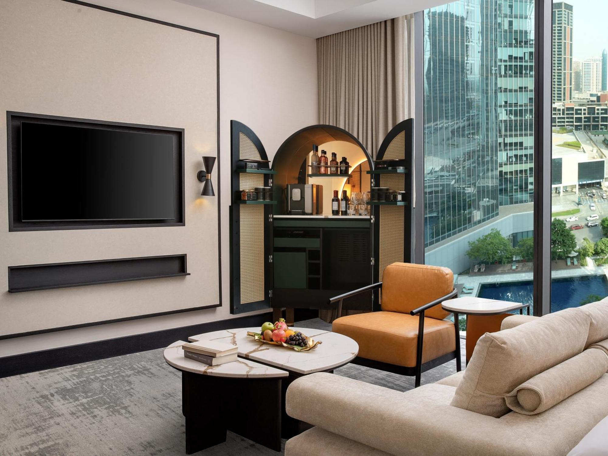 Deluxe Pool View Room