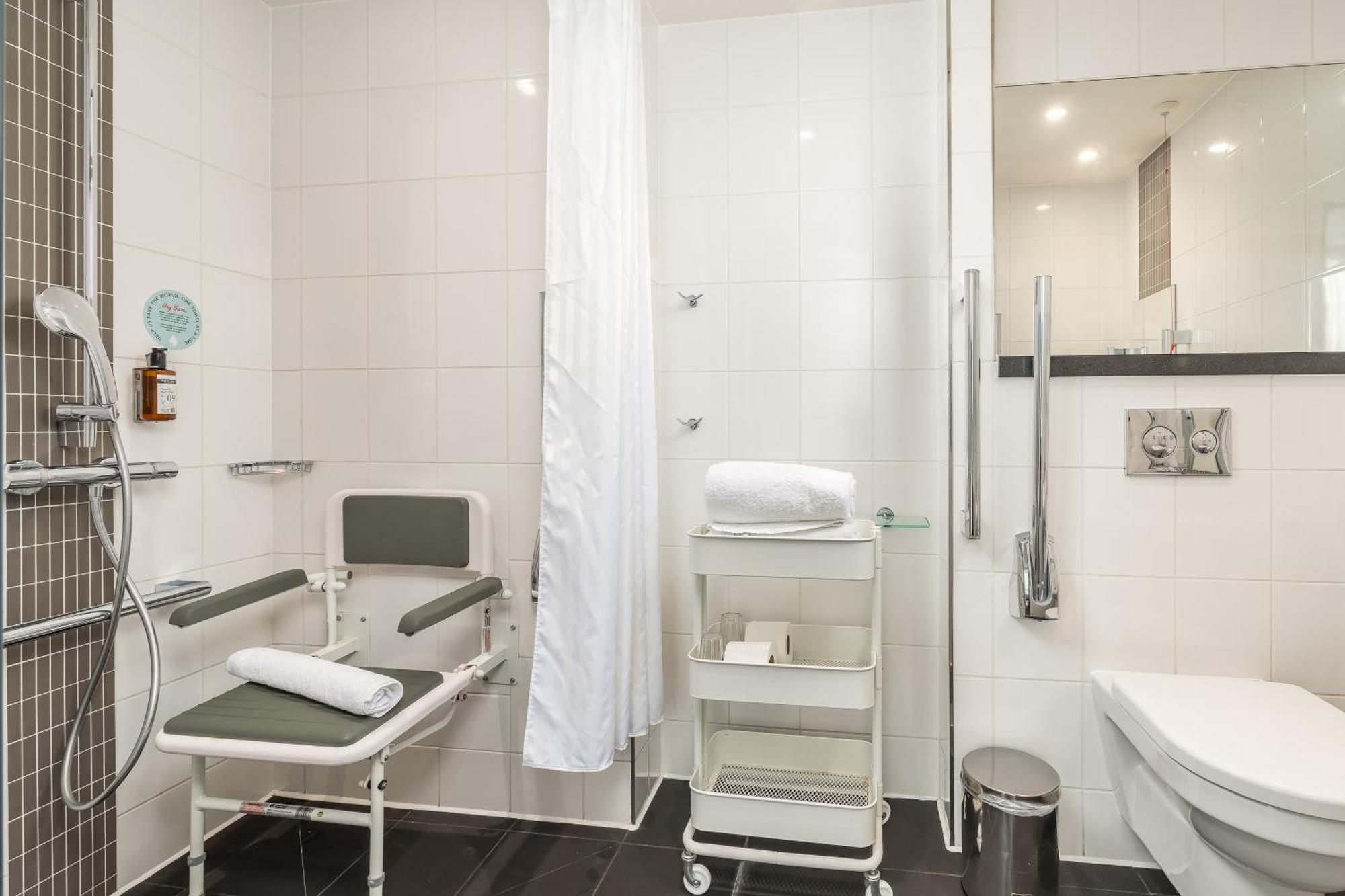 Accessible Double Room with Window