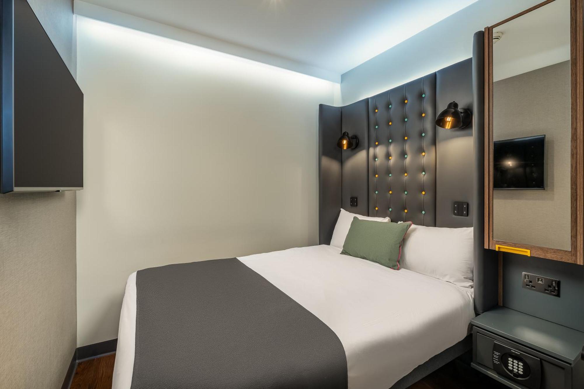 Cosy Double Room no Window
