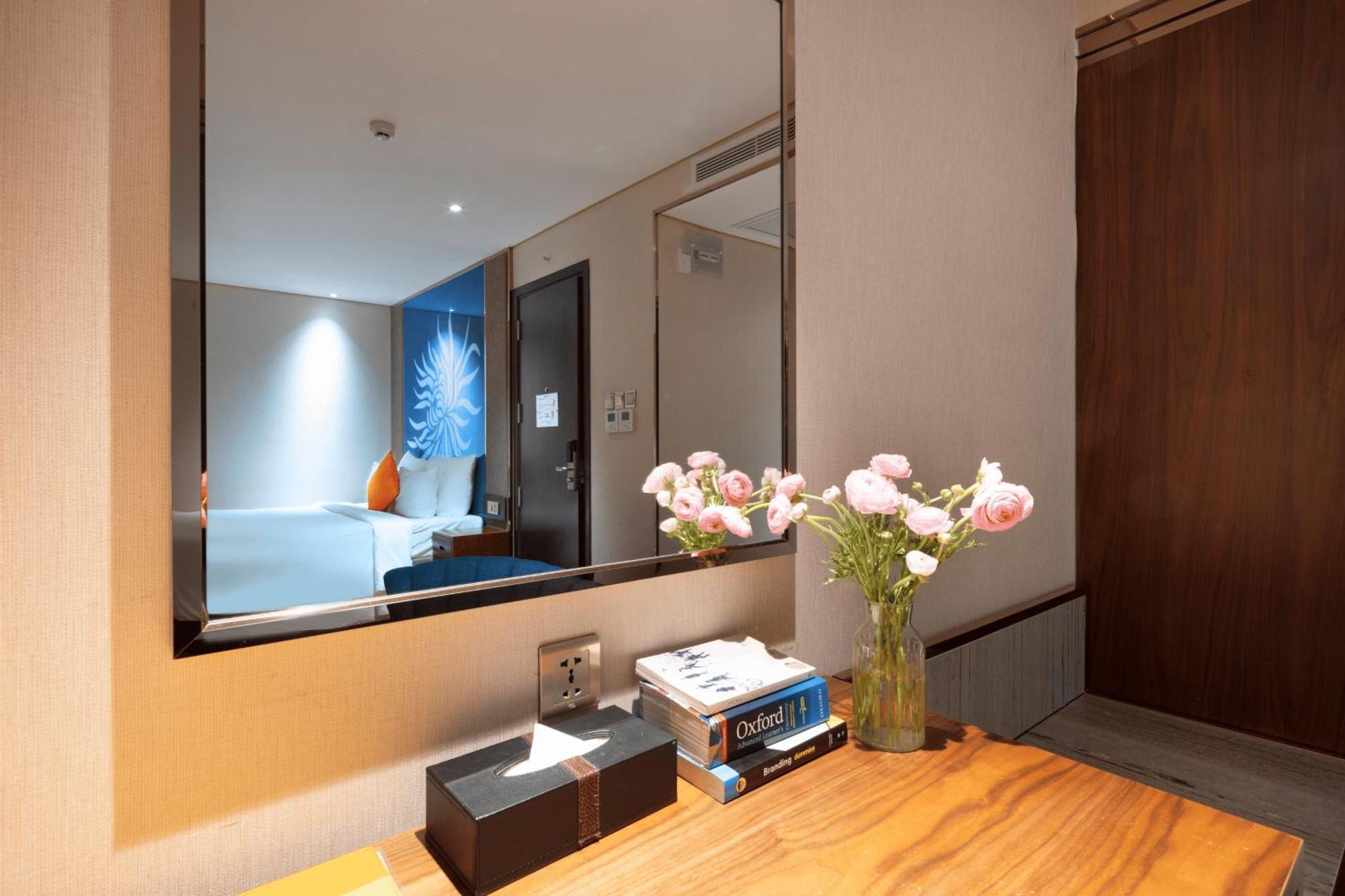 Junior Suite City View Minibar & Afternoon Tea