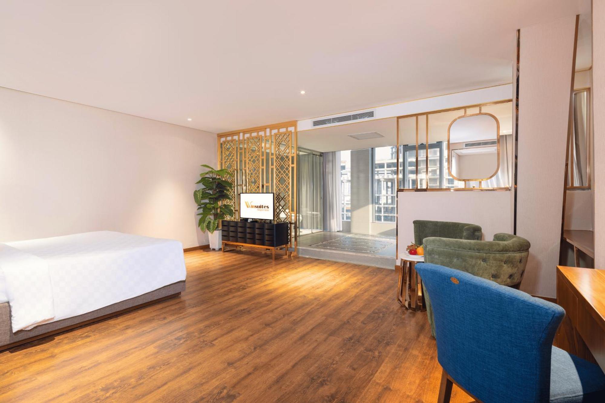 Junior Suite City View Minibar & Afternoon Tea