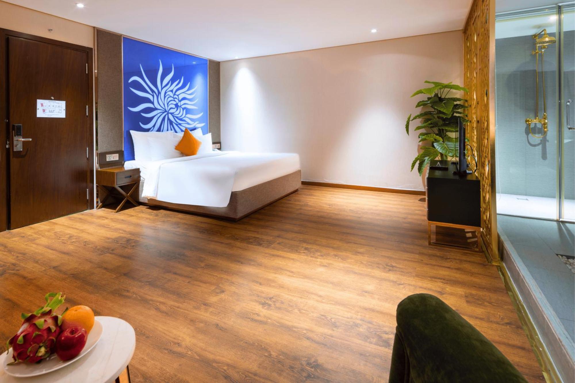 Junior Suite City View Minibar & Afternoon Tea