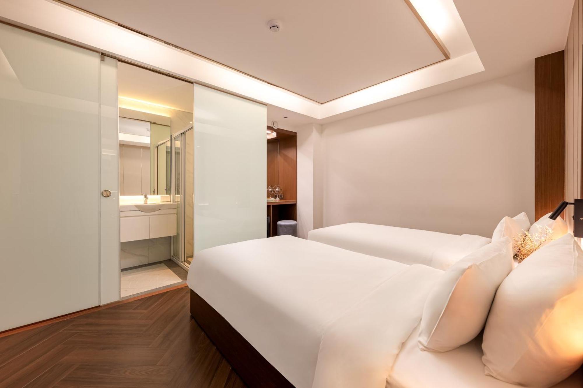 Twin Room No Window