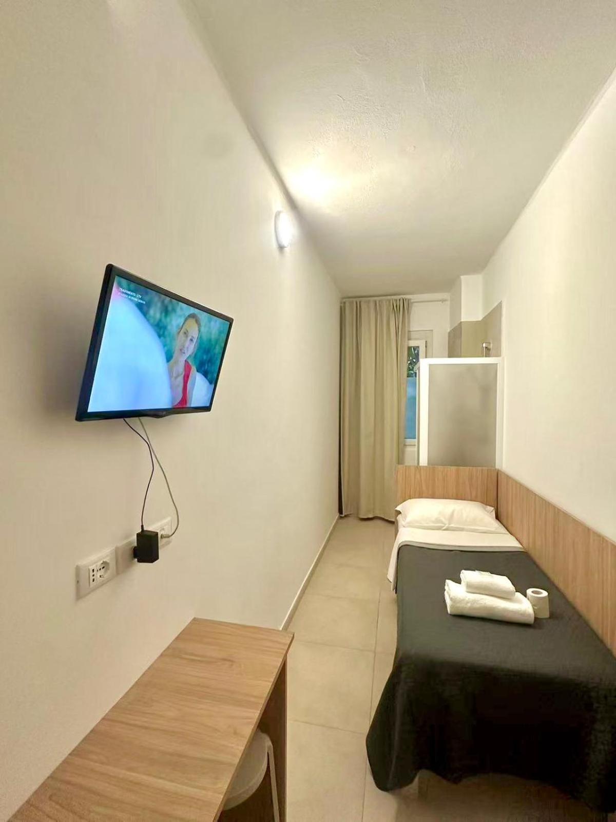 Single Room with Shared Bathroom