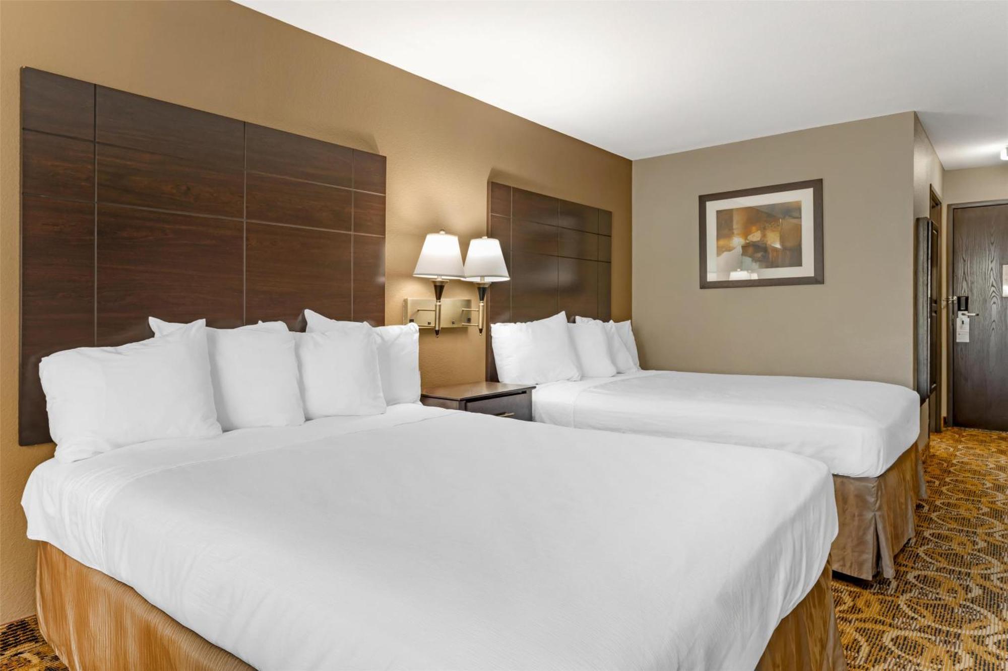 Queen Room with Two Queen Beds - Non-Smoking