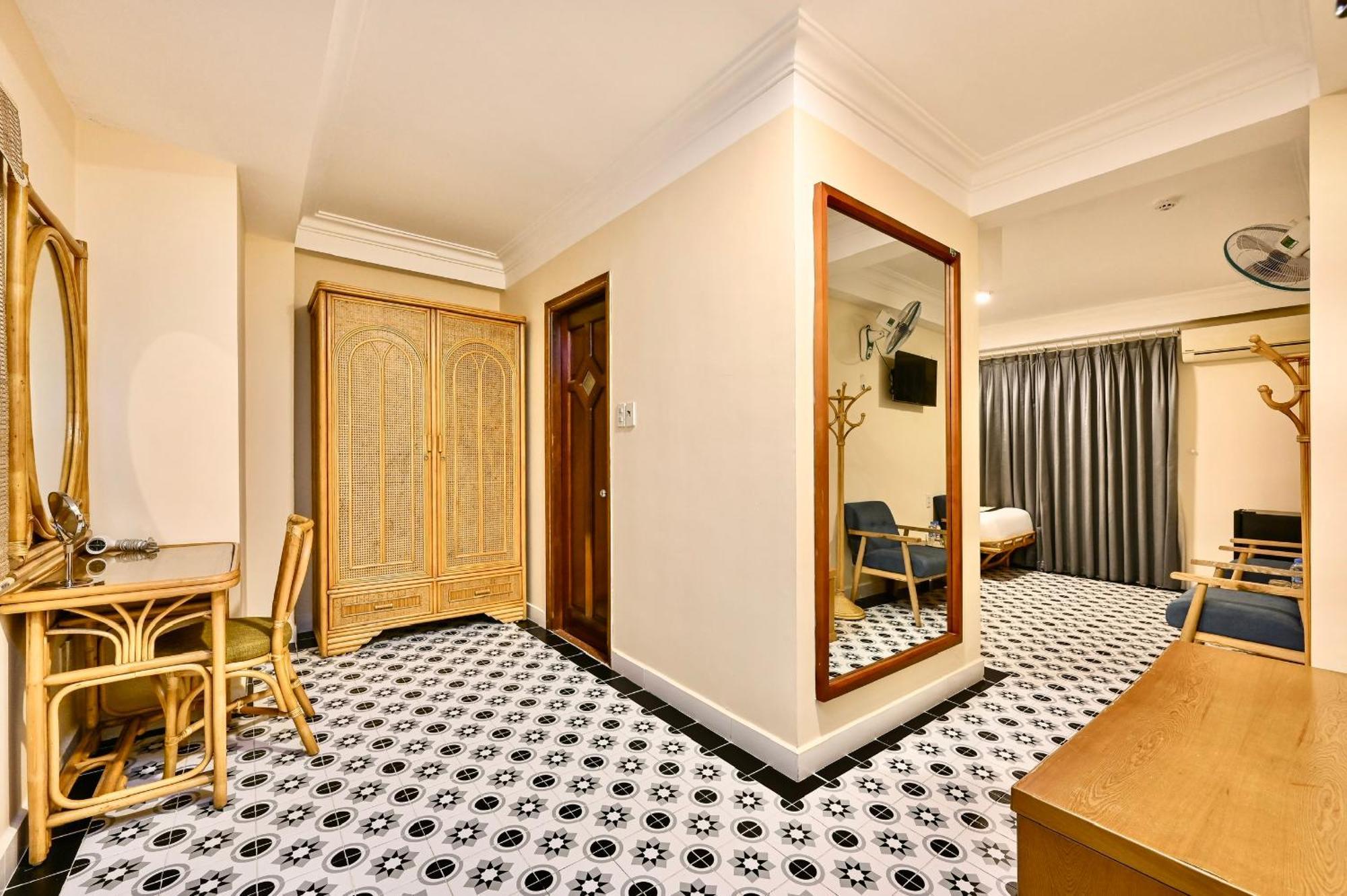 Luxury Triple Room
