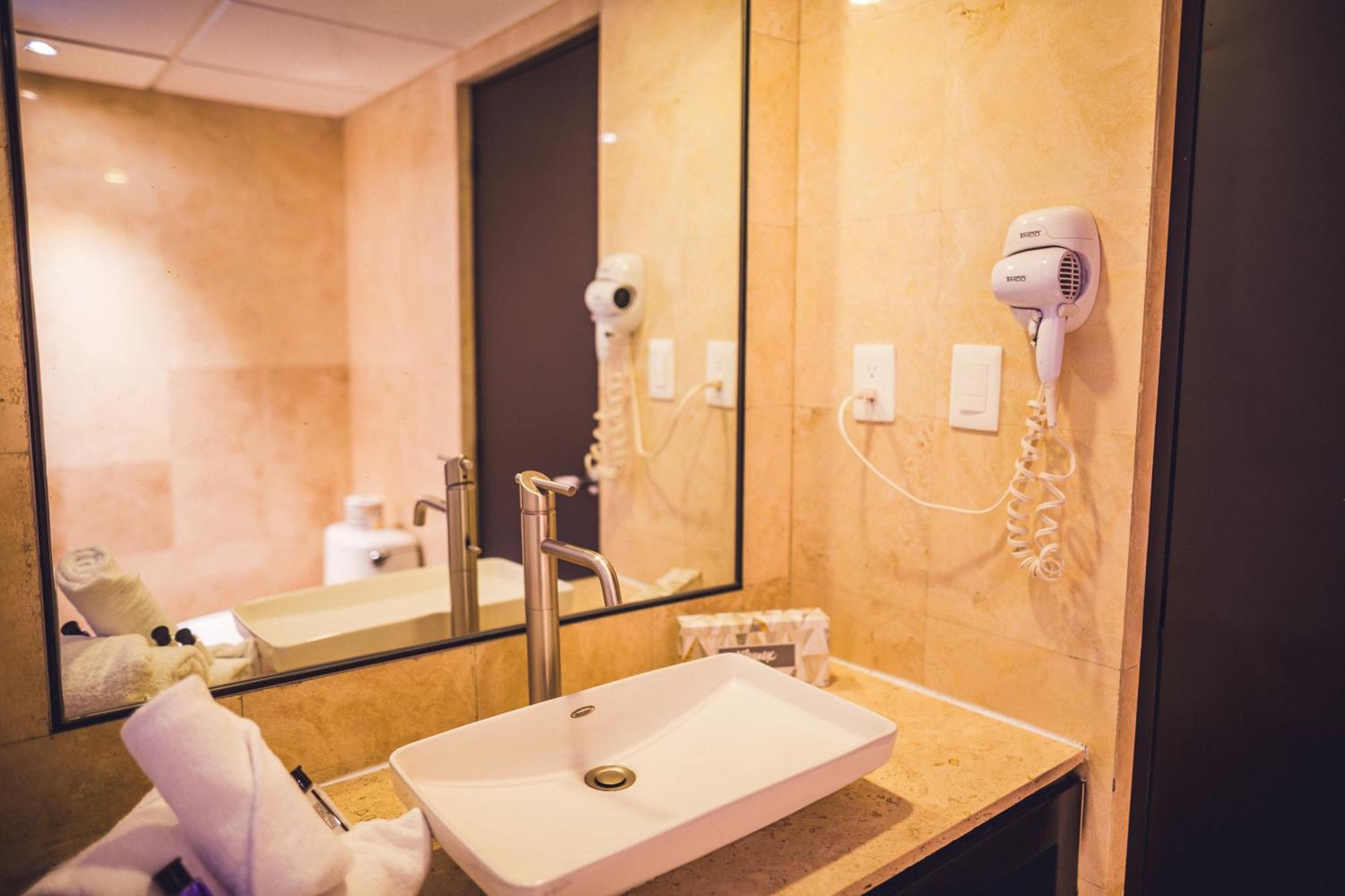 Standard Double Suite