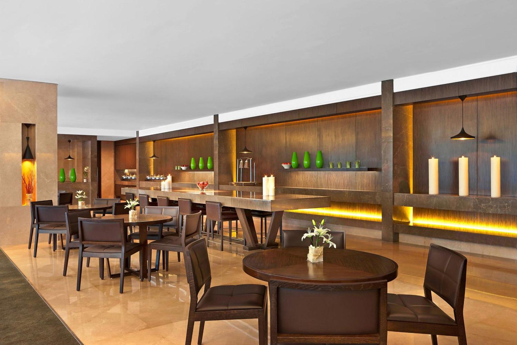 Executive King Suite Lounge Access on Spa