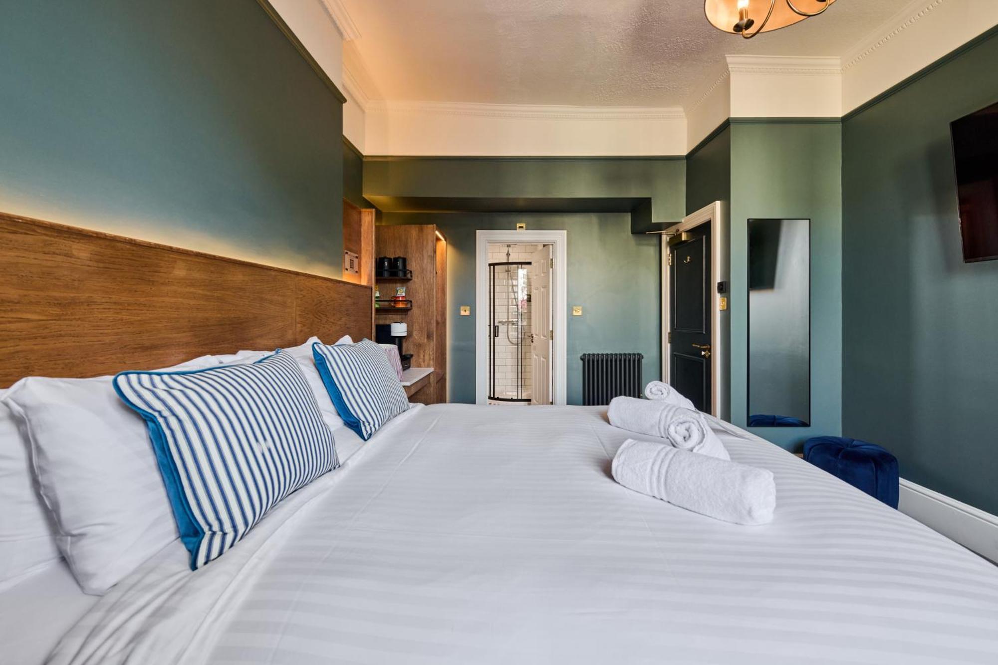 Large Double Room