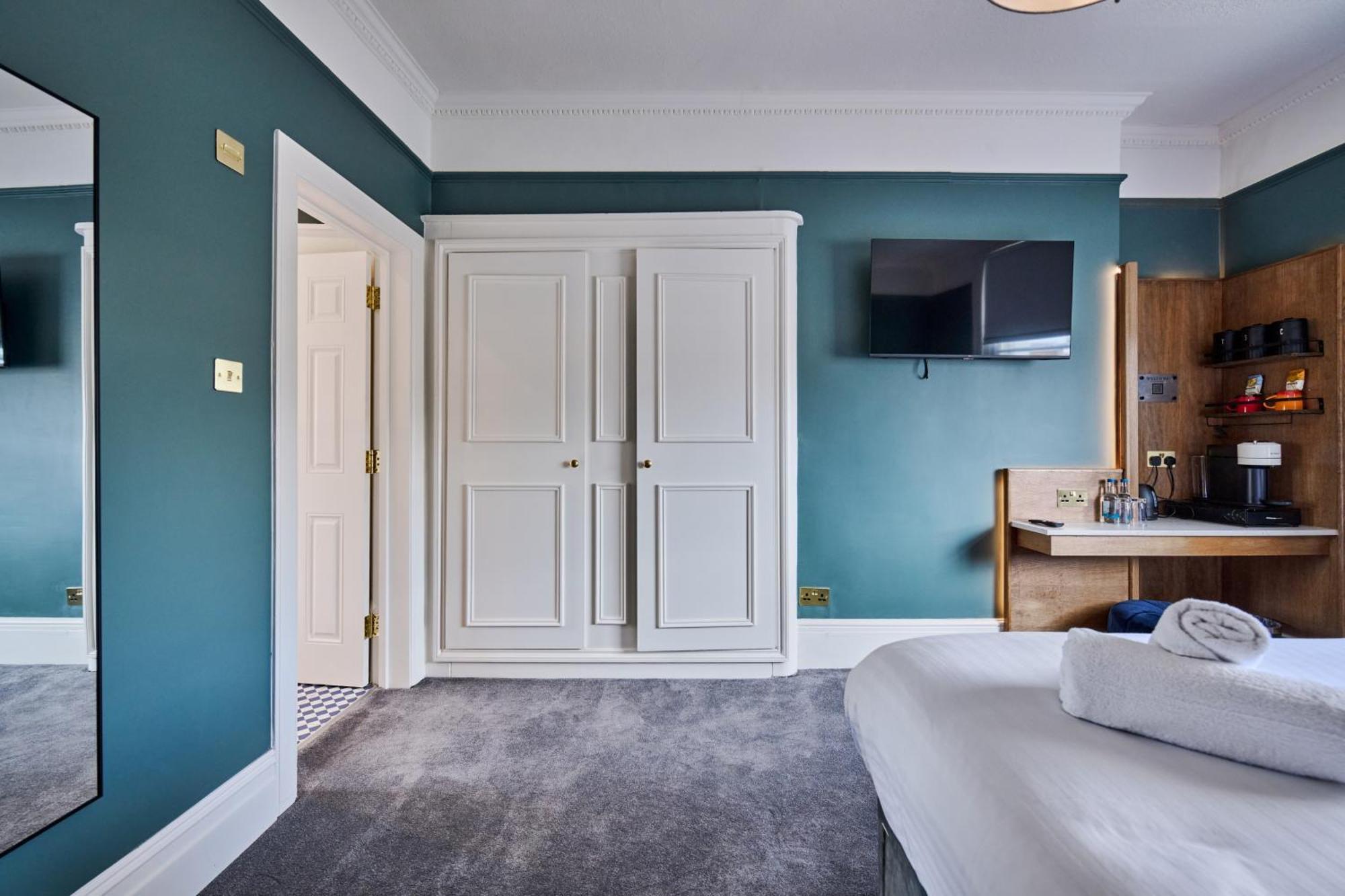 Large Double Room