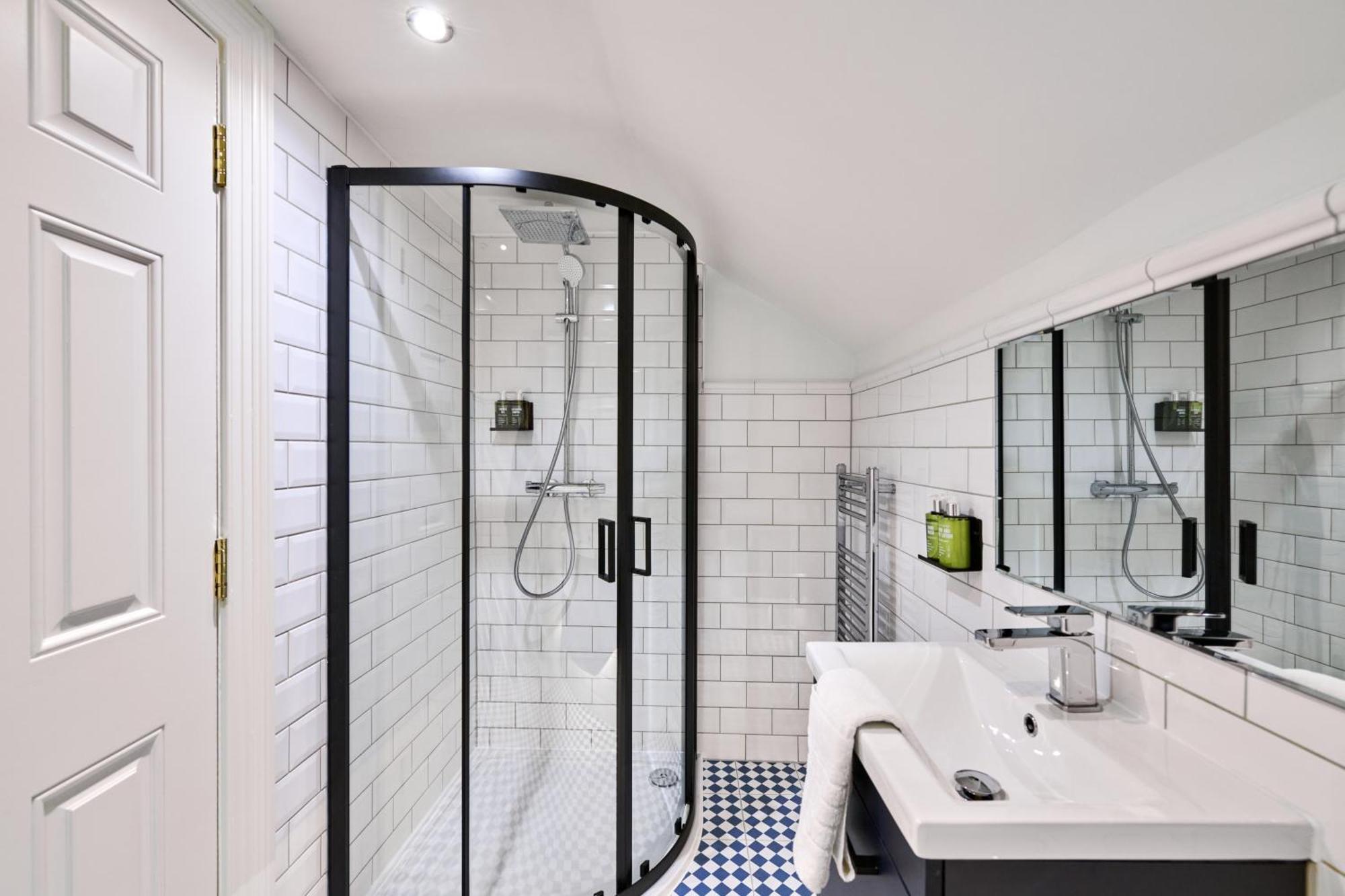 Double Room Private Bathroom
