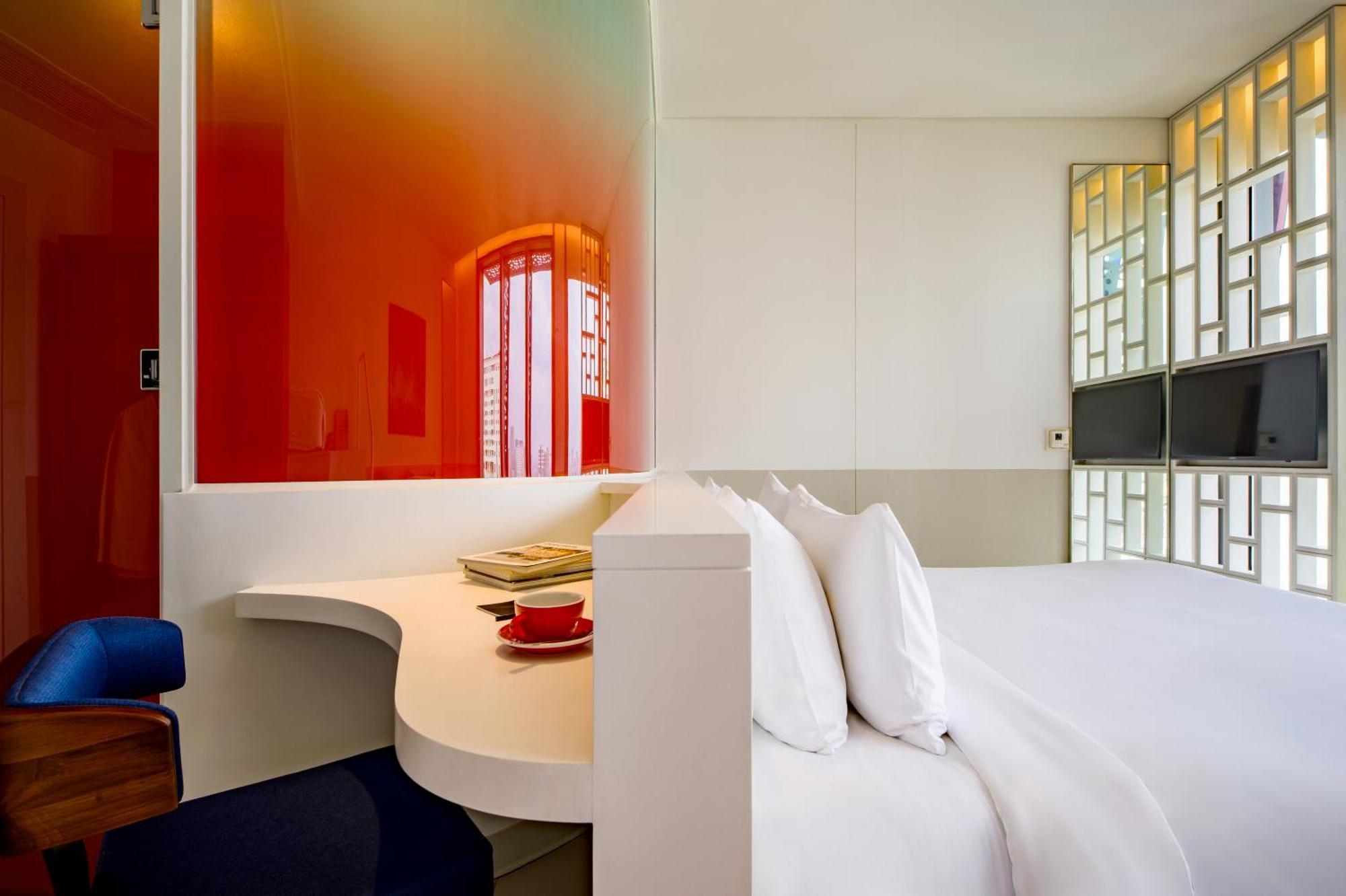 Deluxe King Room City View