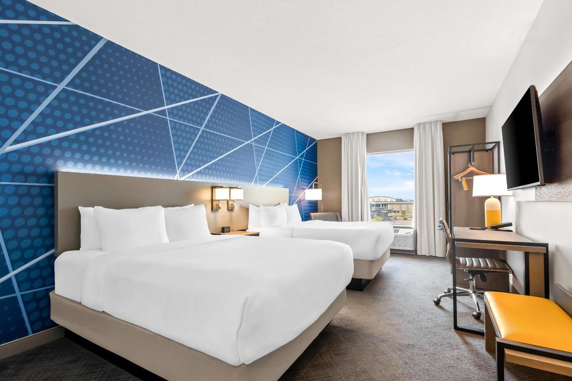 Quadruple Room with Two Queen Beds - Disability Access/Non Smoking