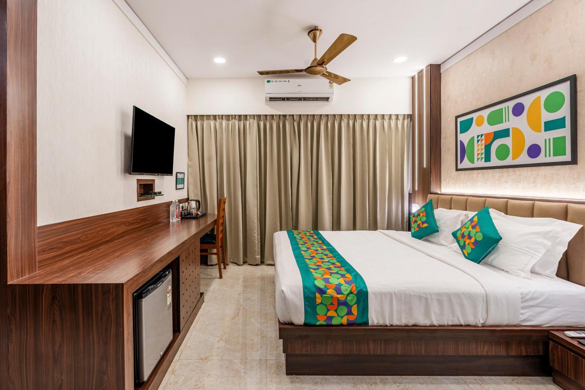 Deluxe Family Room