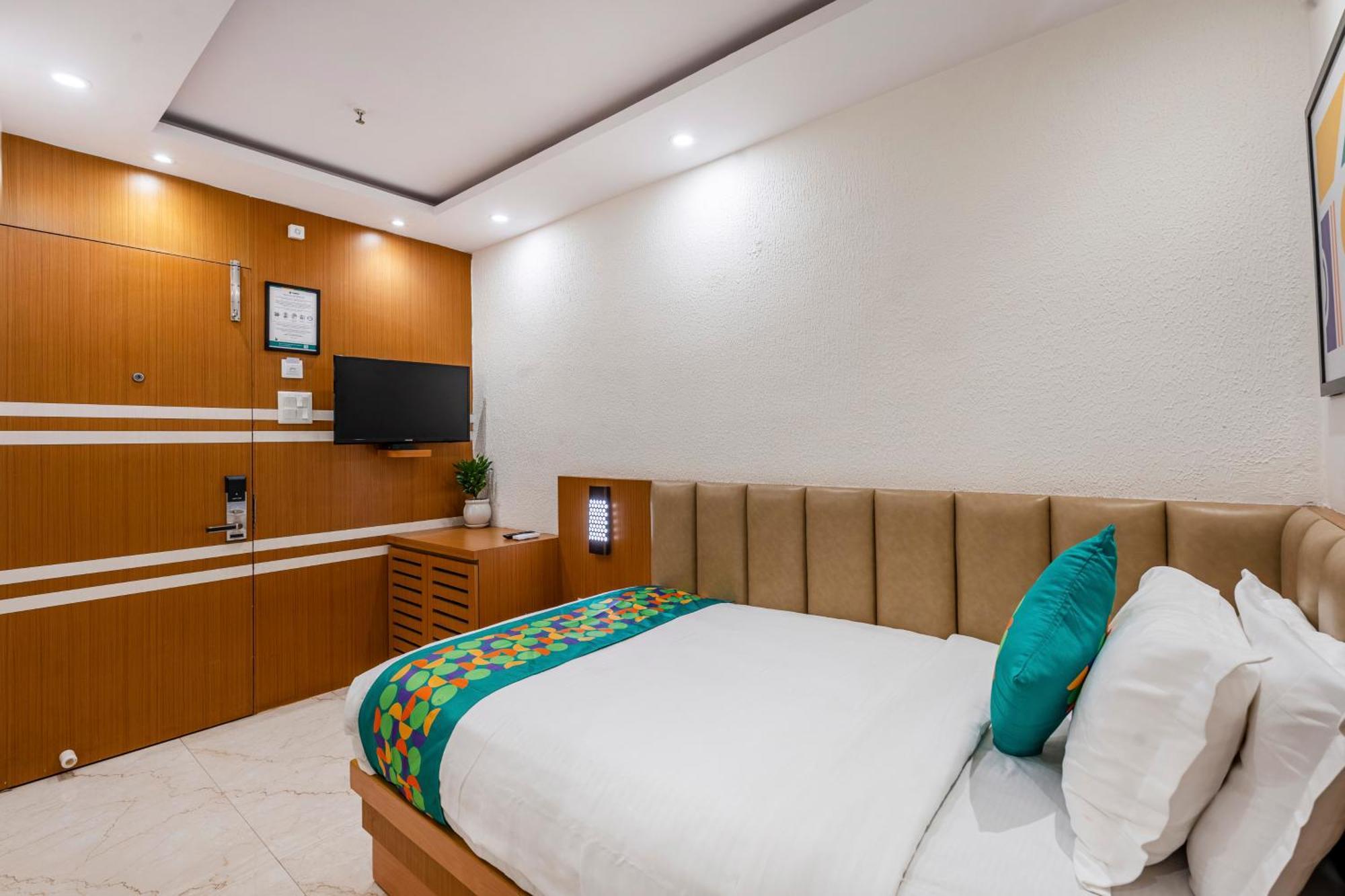 Economy Room