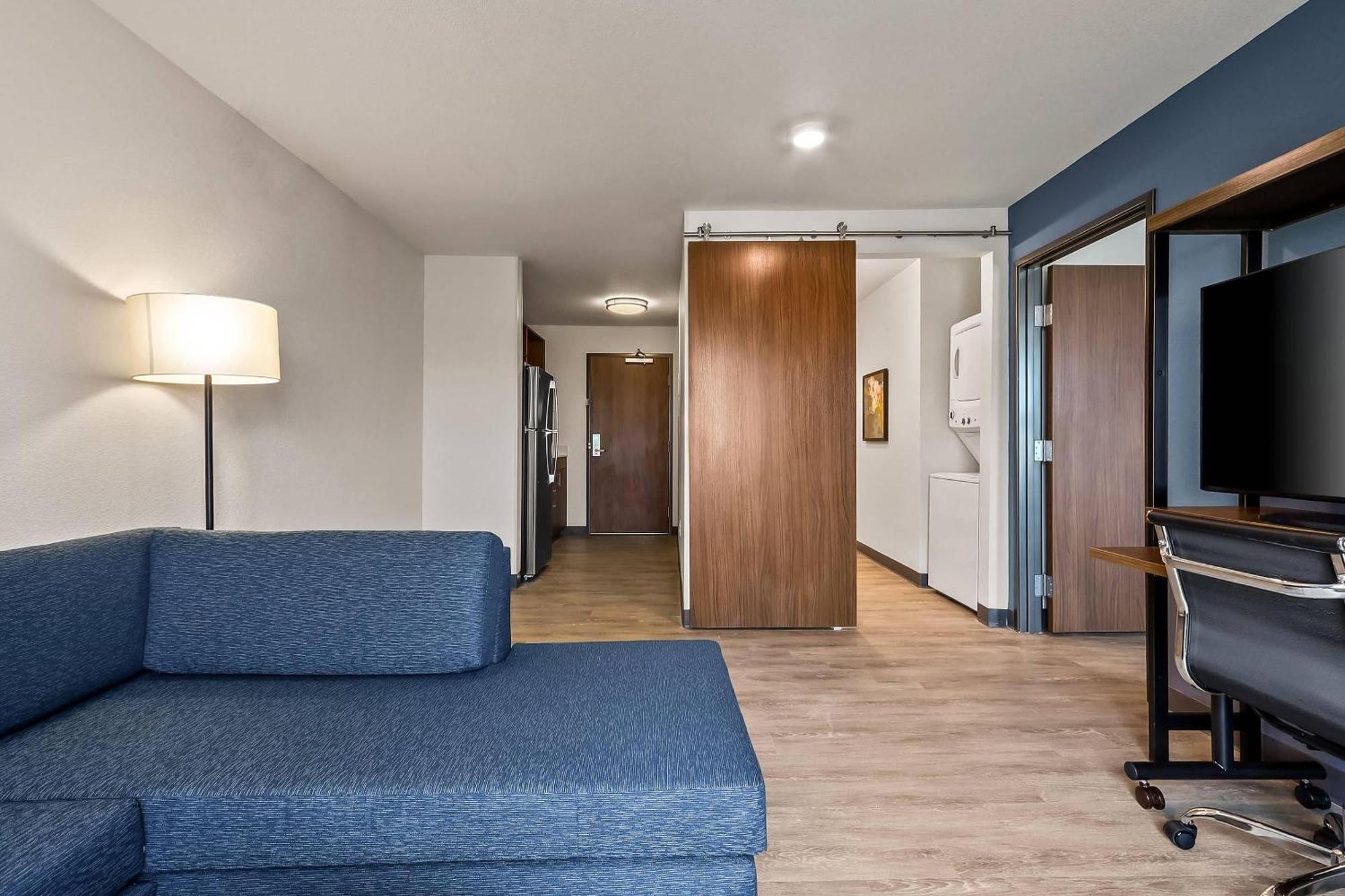 King Suite with Sofa - Non Smoking