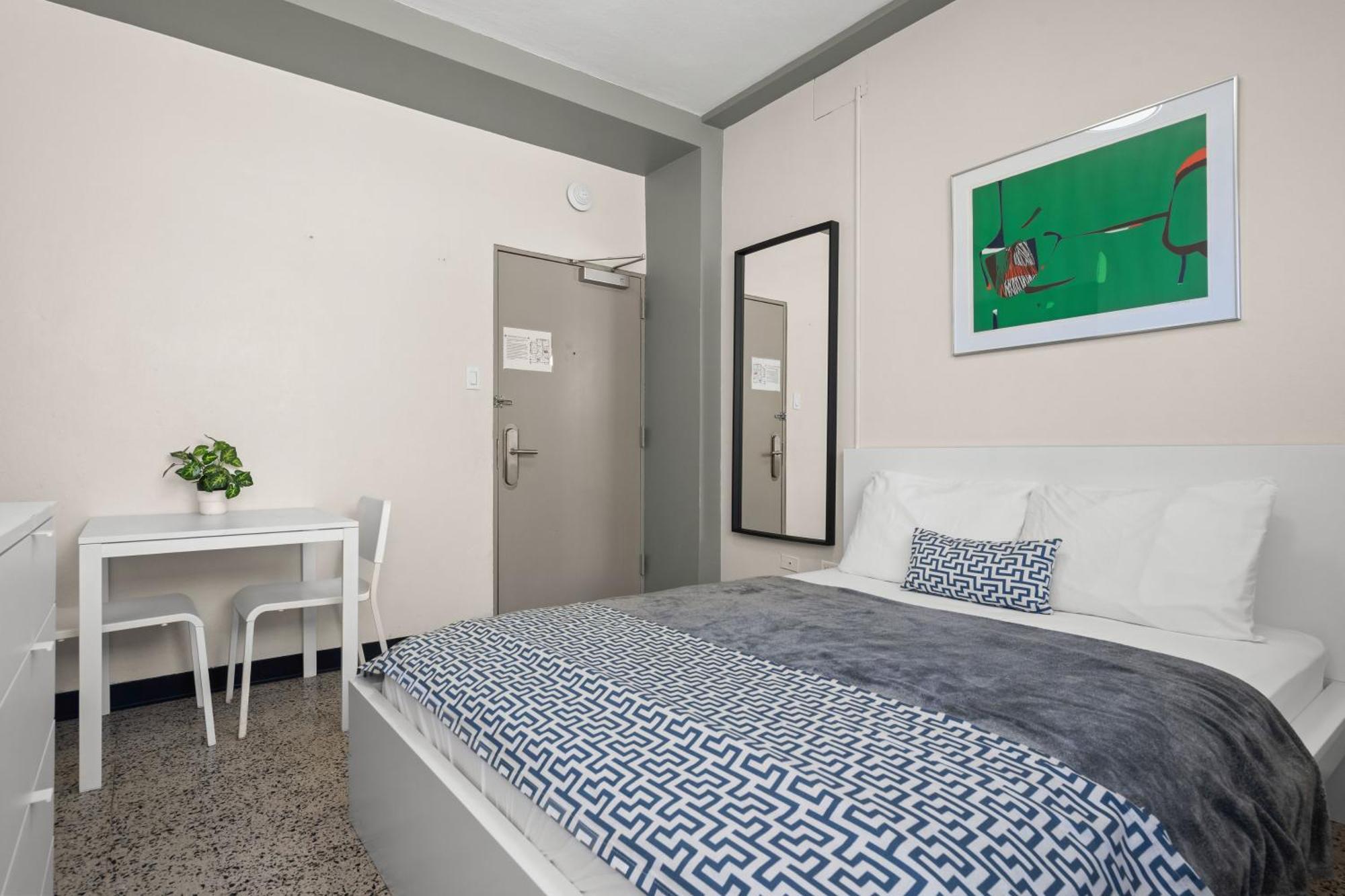 Standard Queen Room