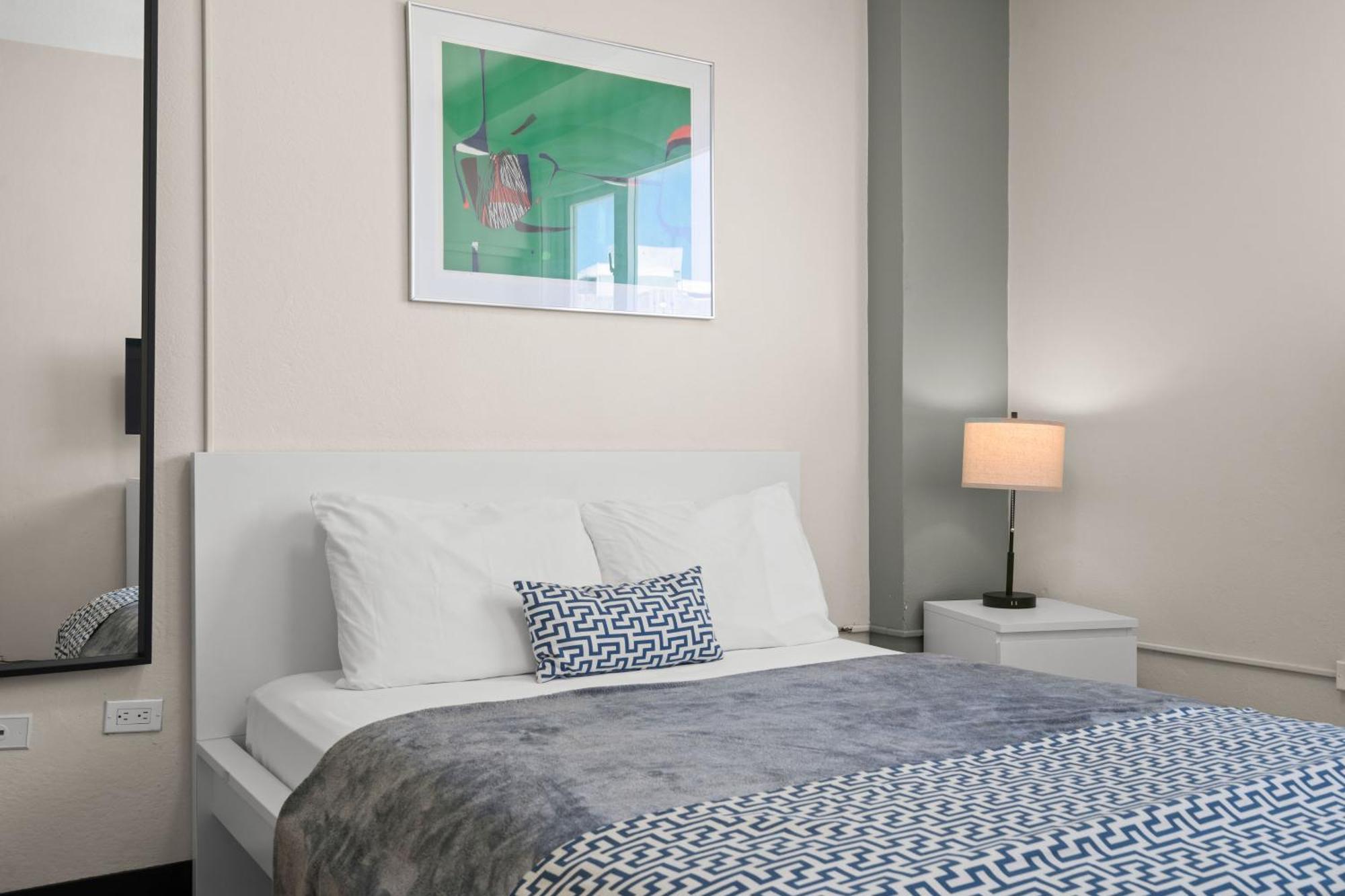 Standard Queen Room
