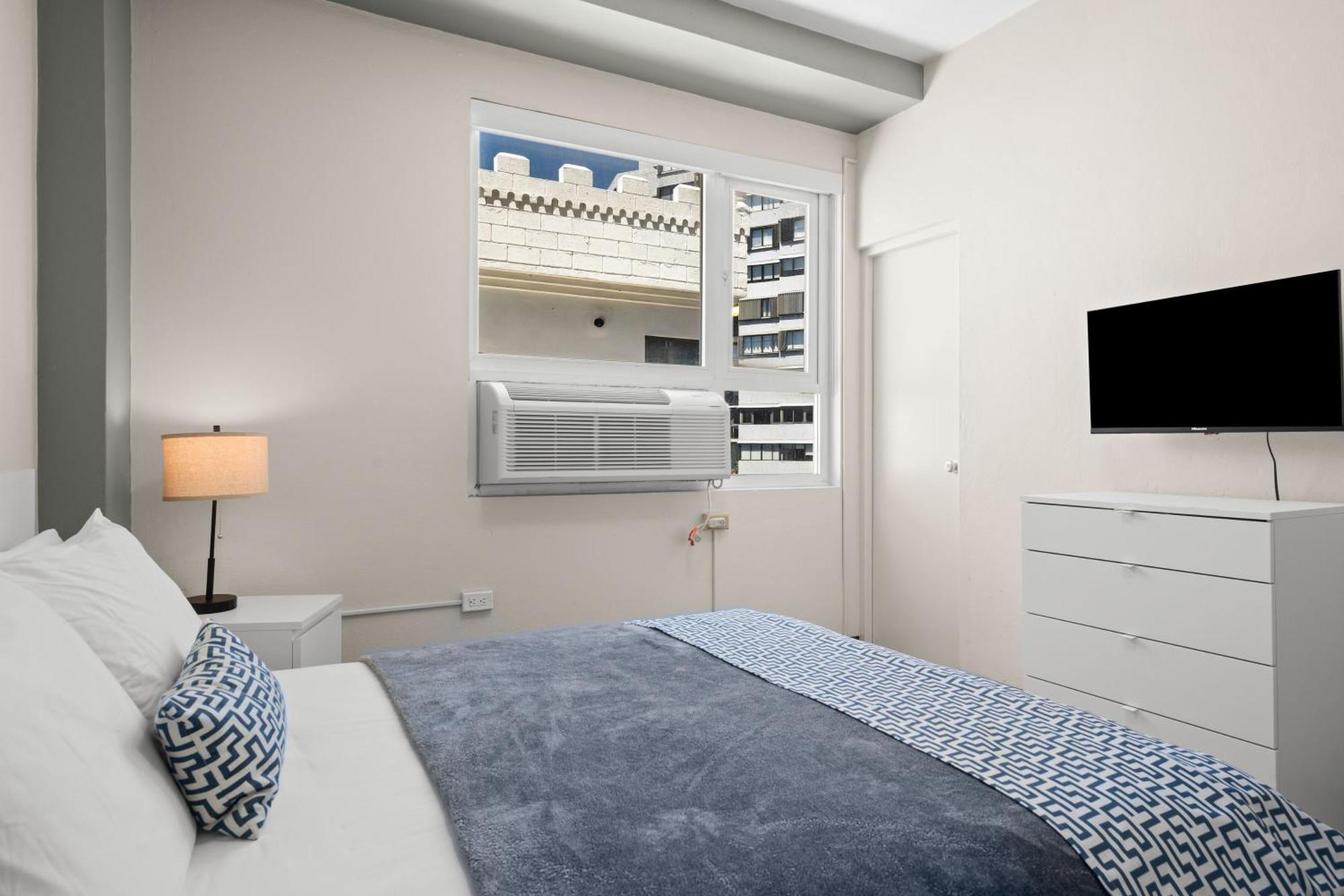 Standard Queen Room