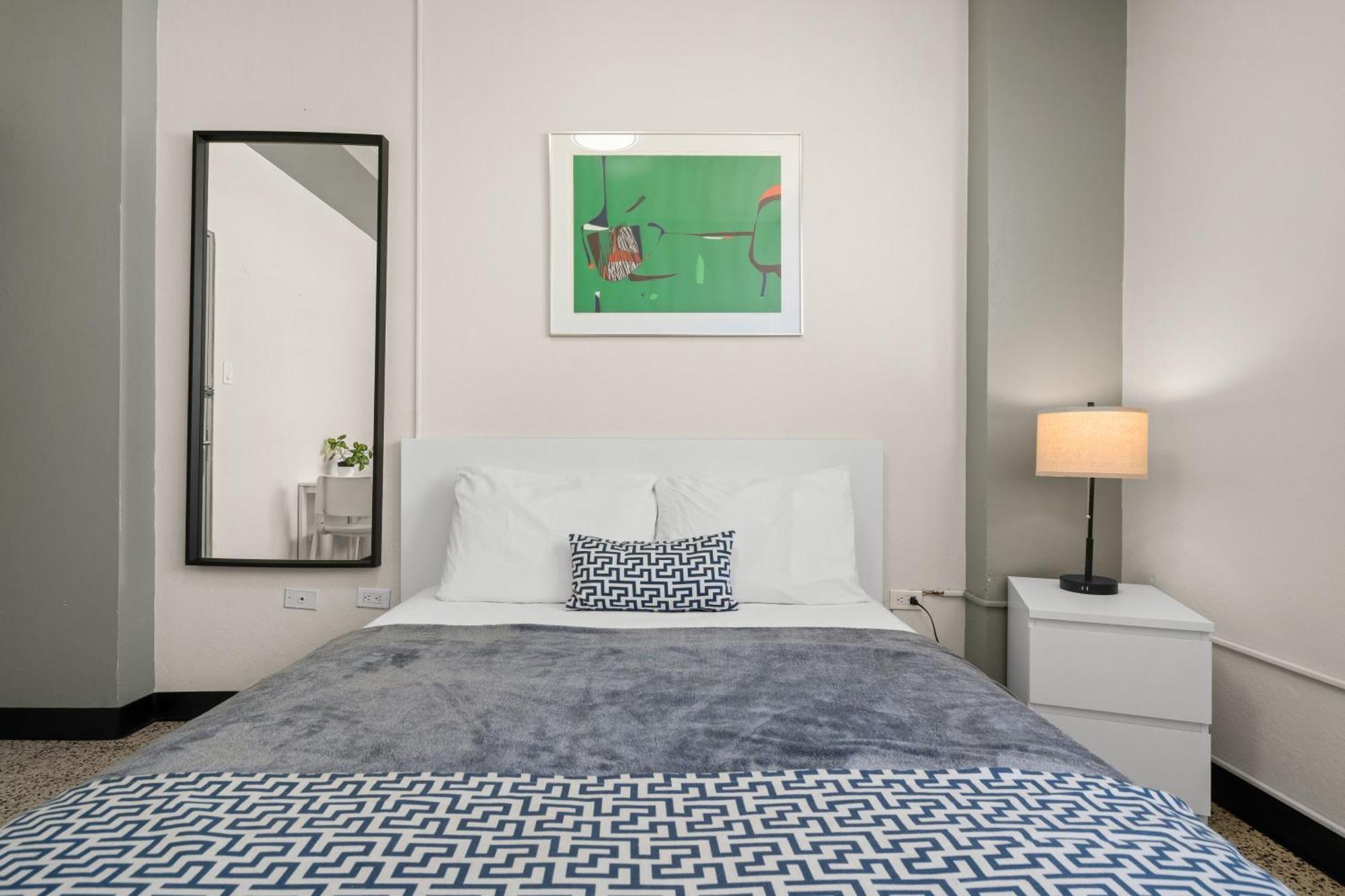 Standard Queen Room